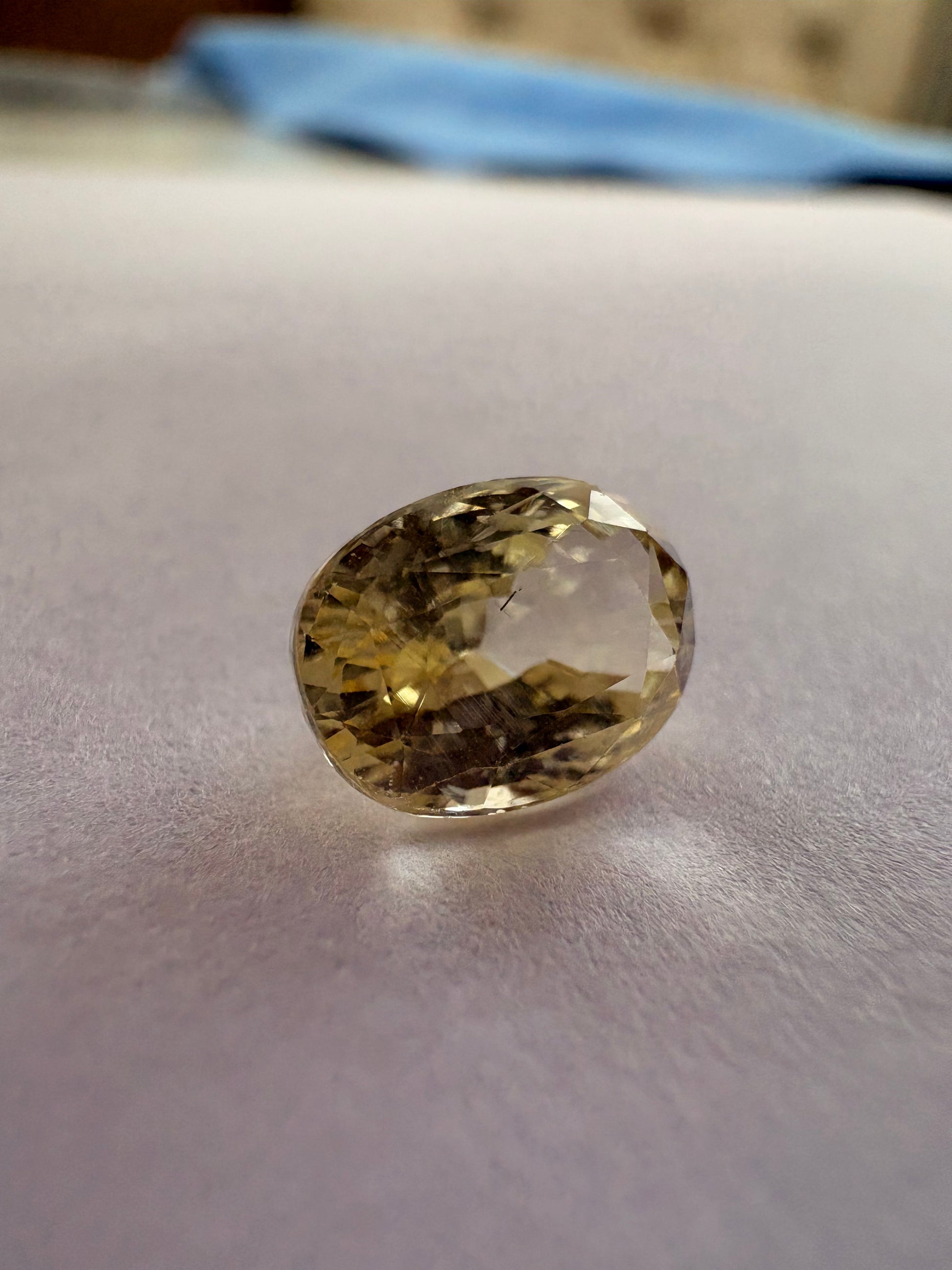 Yellow Sapphire 3.02 carat YSR-196 detail view 9