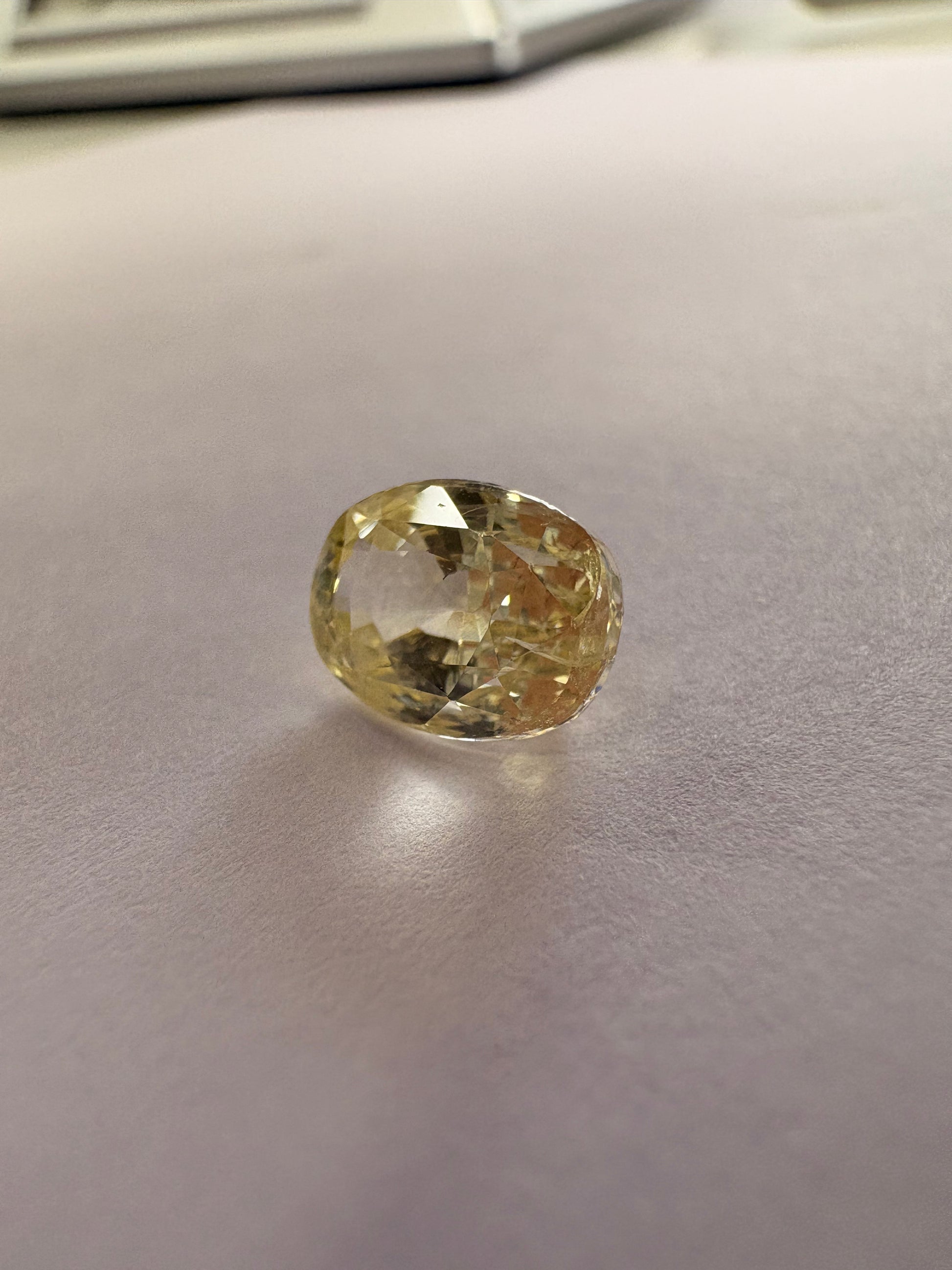 Yellow Sapphire 3.02 carat YSR-196 detail view 10