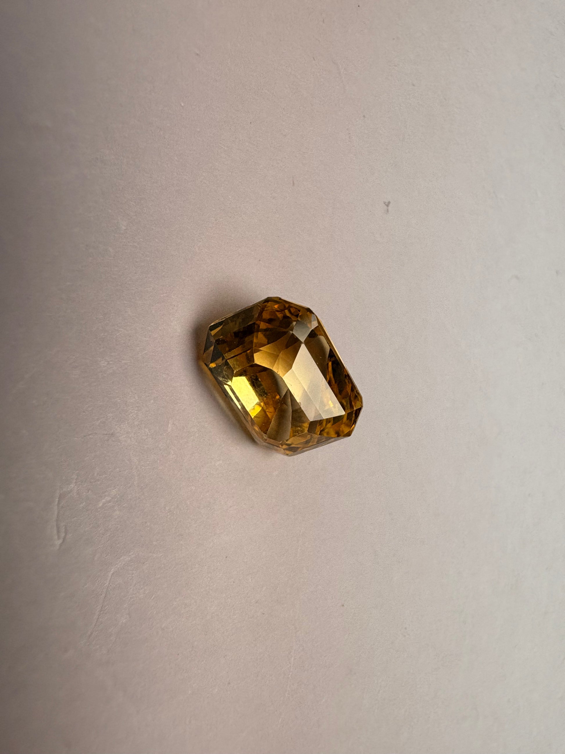 Yellow Sapphire 5.05 carat YSR-198 reverse view