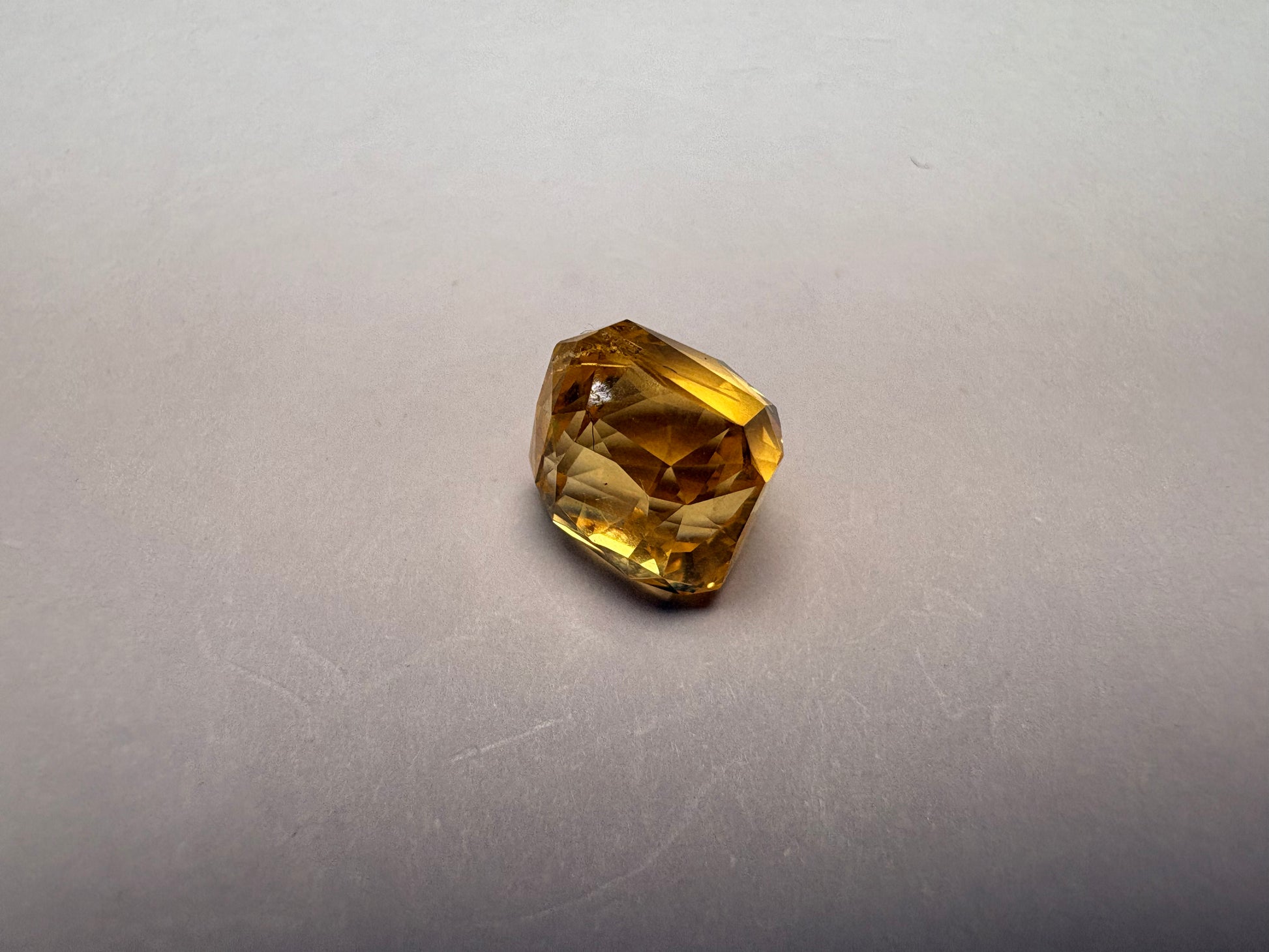 Yellow Sapphire 4.83 carat YSR-199 close view