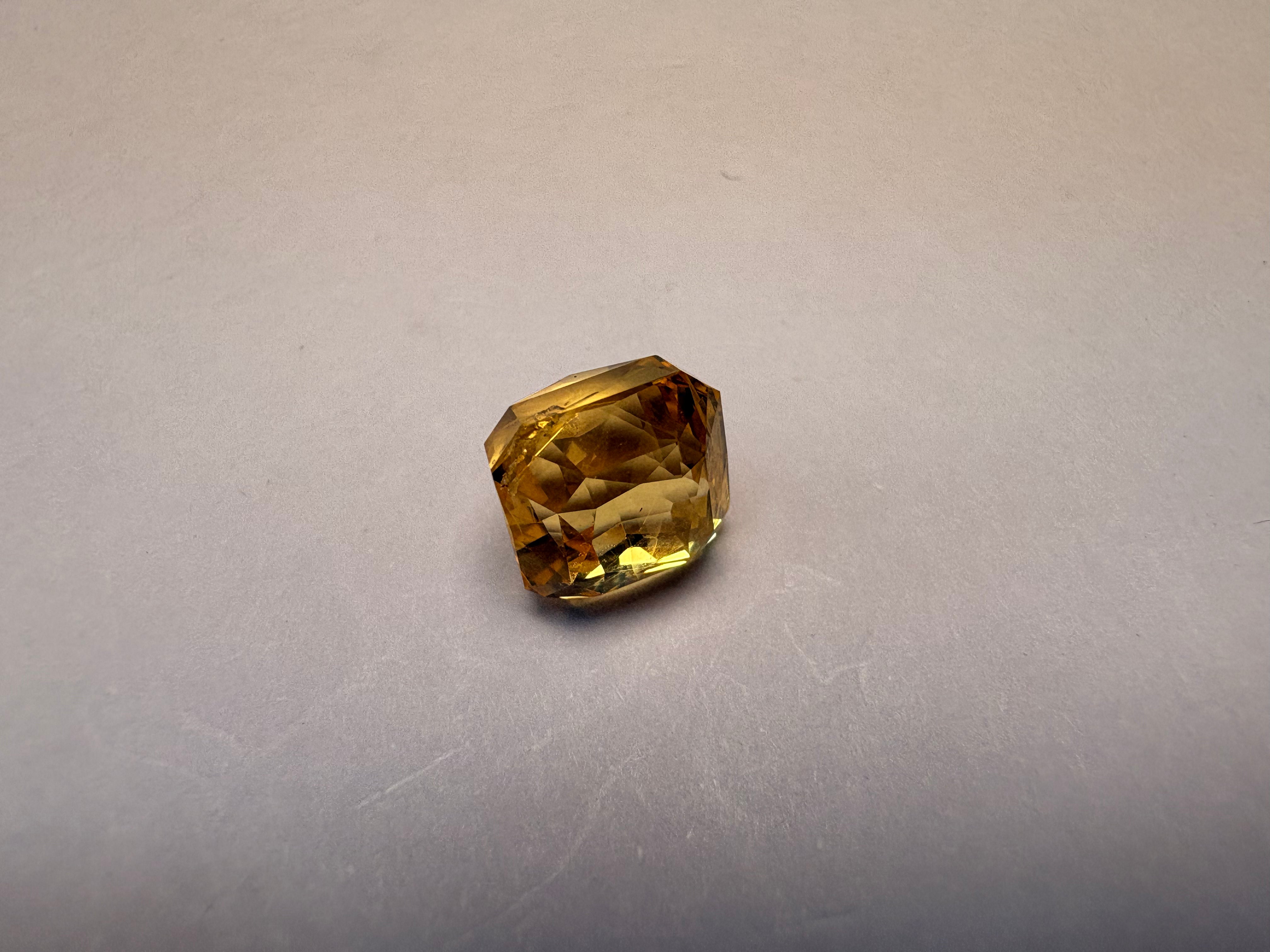 Yellow Sapphire 4.83 carat YSR-199 angled view