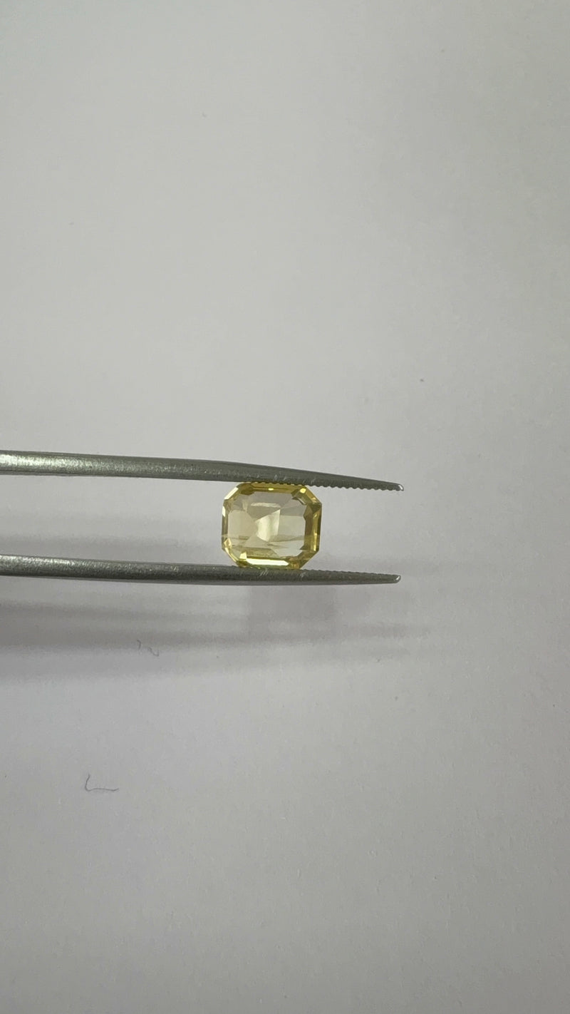 Yellow Sapphire – 3.06 Carat – Sri Lanka