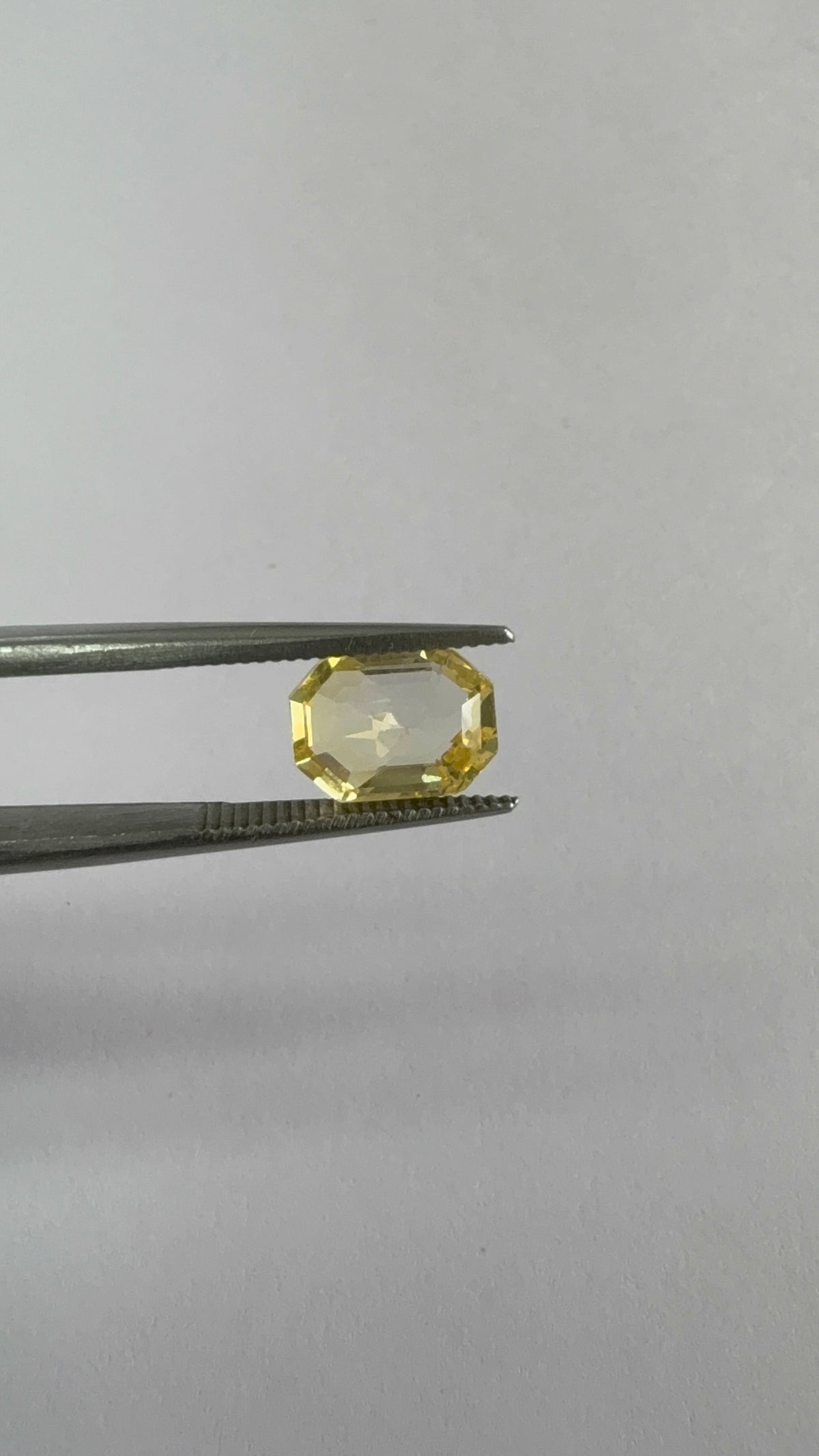 Yellow Sapphire 3.00 carat YSR-203 front view