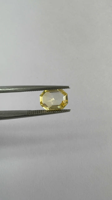 Yellow Sapphire 3.00 carat YSR-203 front view