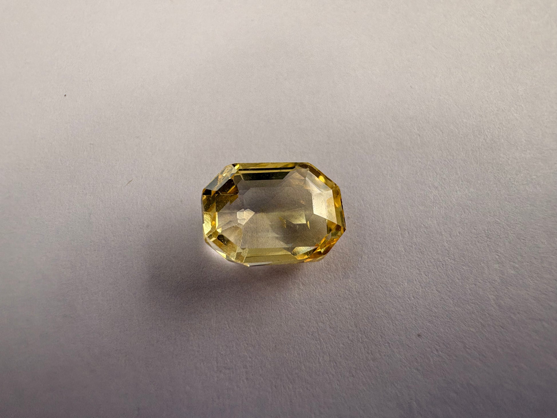 Yellow Sapphire 3.00 carat YSR-203 alternate face-up view