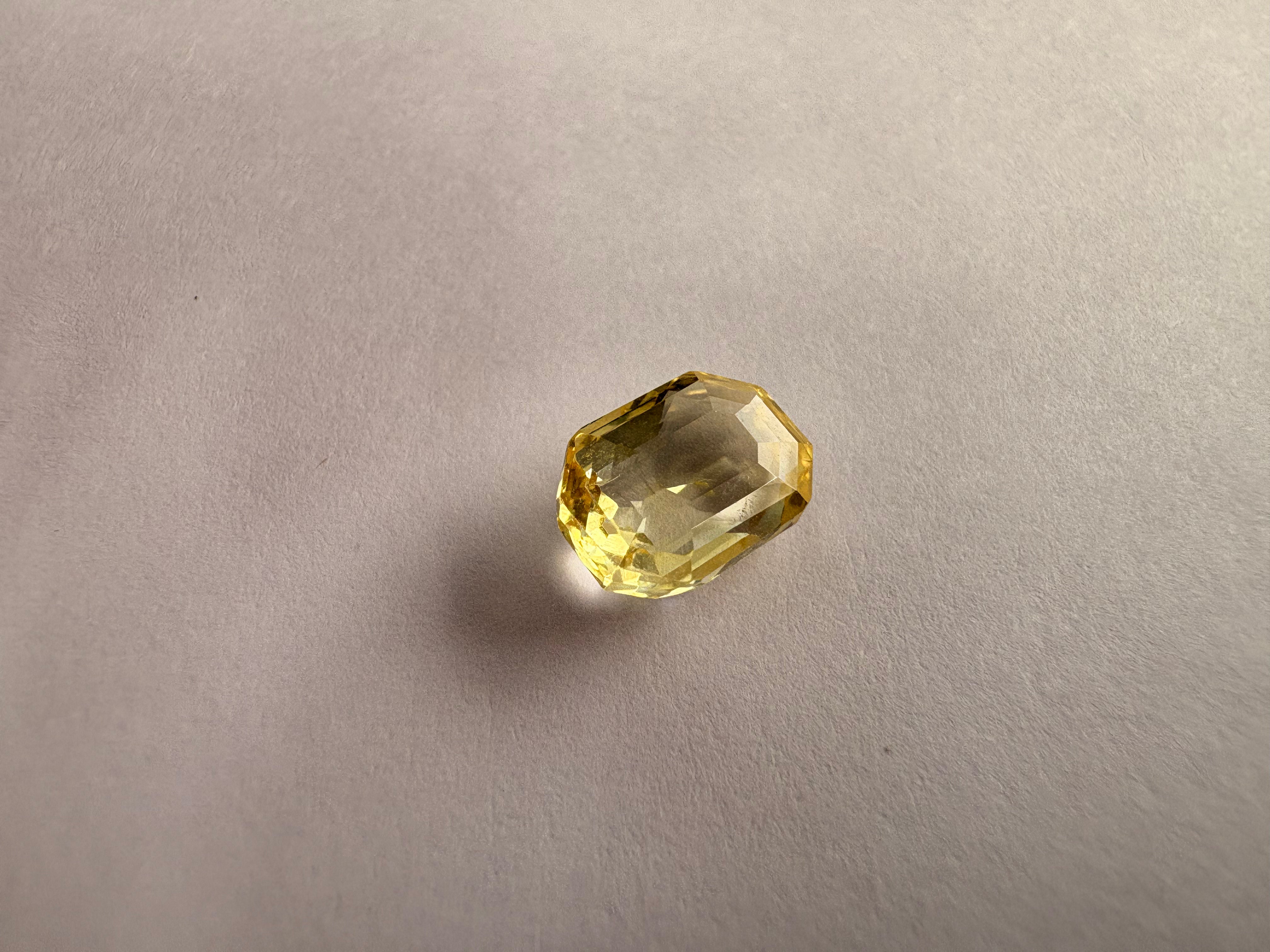 Yellow Sapphire 3.00 carat YSR-203 angled view