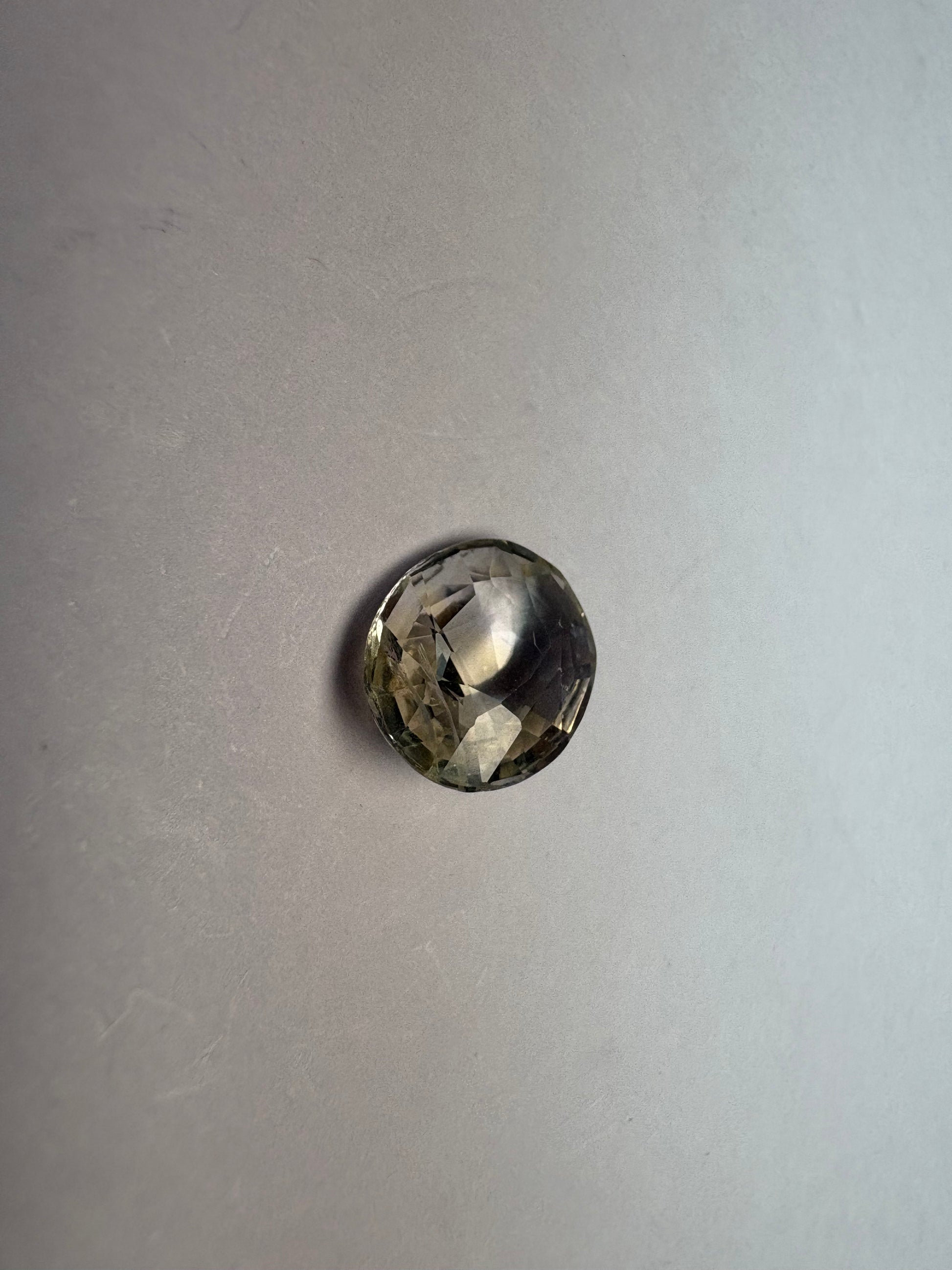 Yellow Sapphire 3.21 carat YSR-209 close view