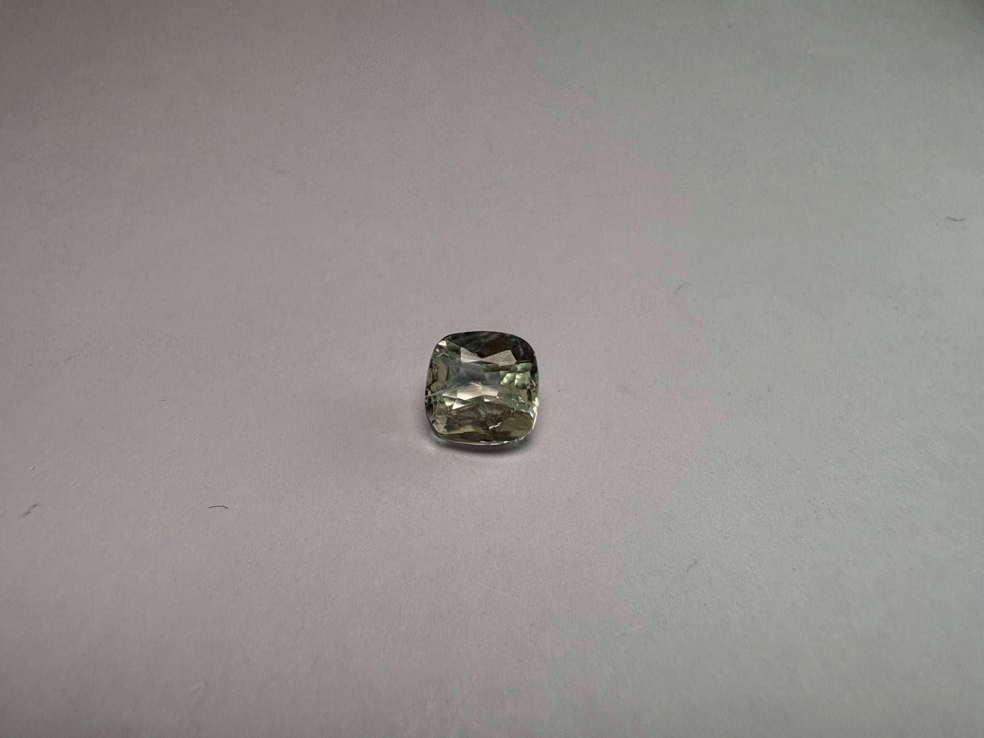 Yellow Sapphire 3.13 carat YSR-210 alternate face-up view