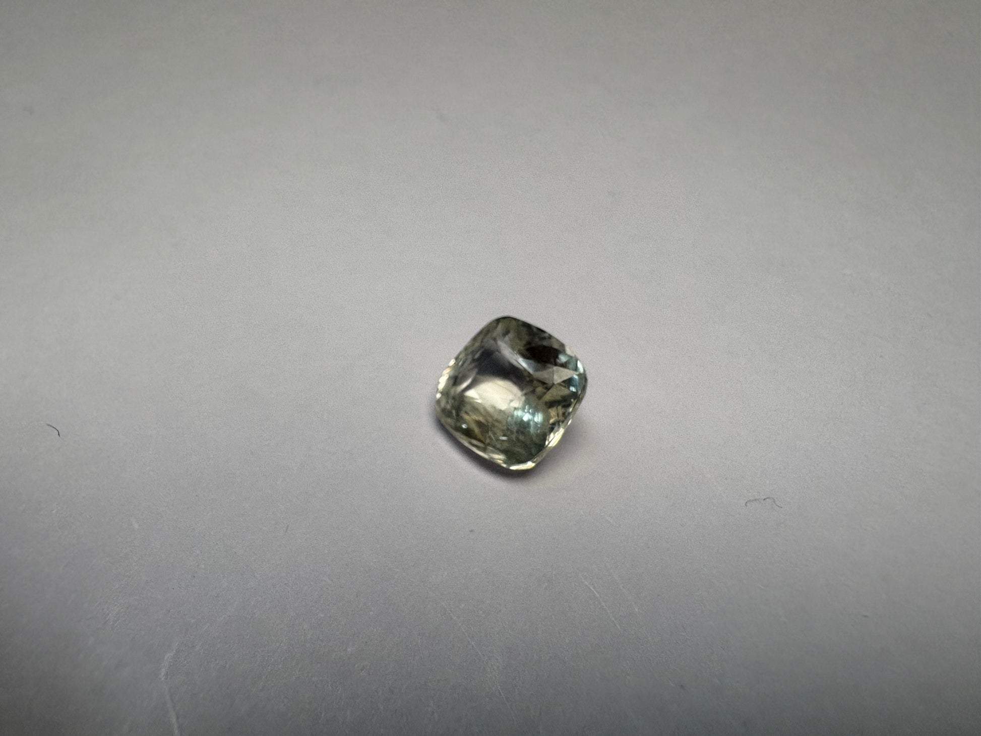 Yellow Sapphire 3.13 carat YSR-210 angled view