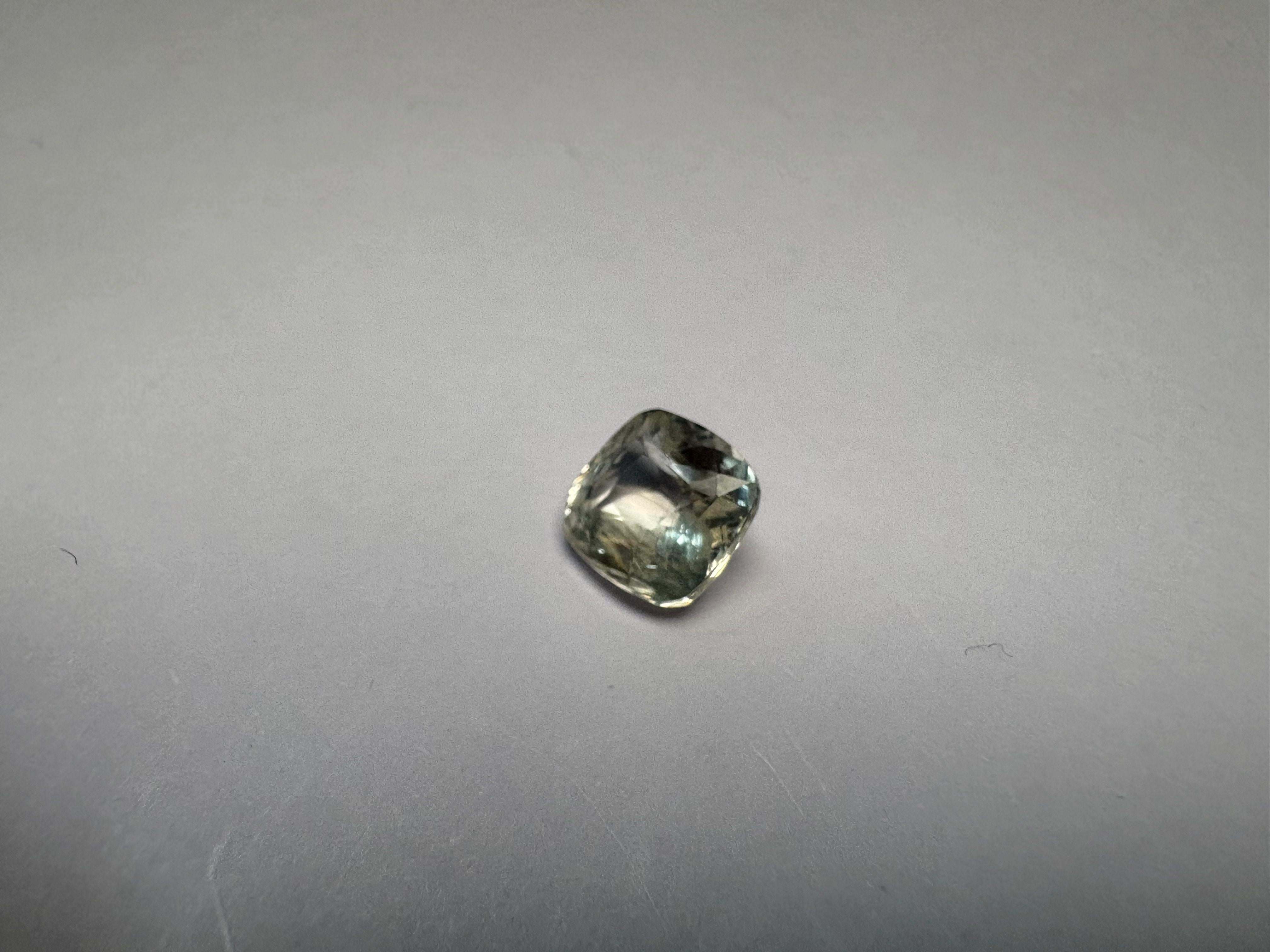 Yellow Sapphire 3.13 carat YSR-210 angled view