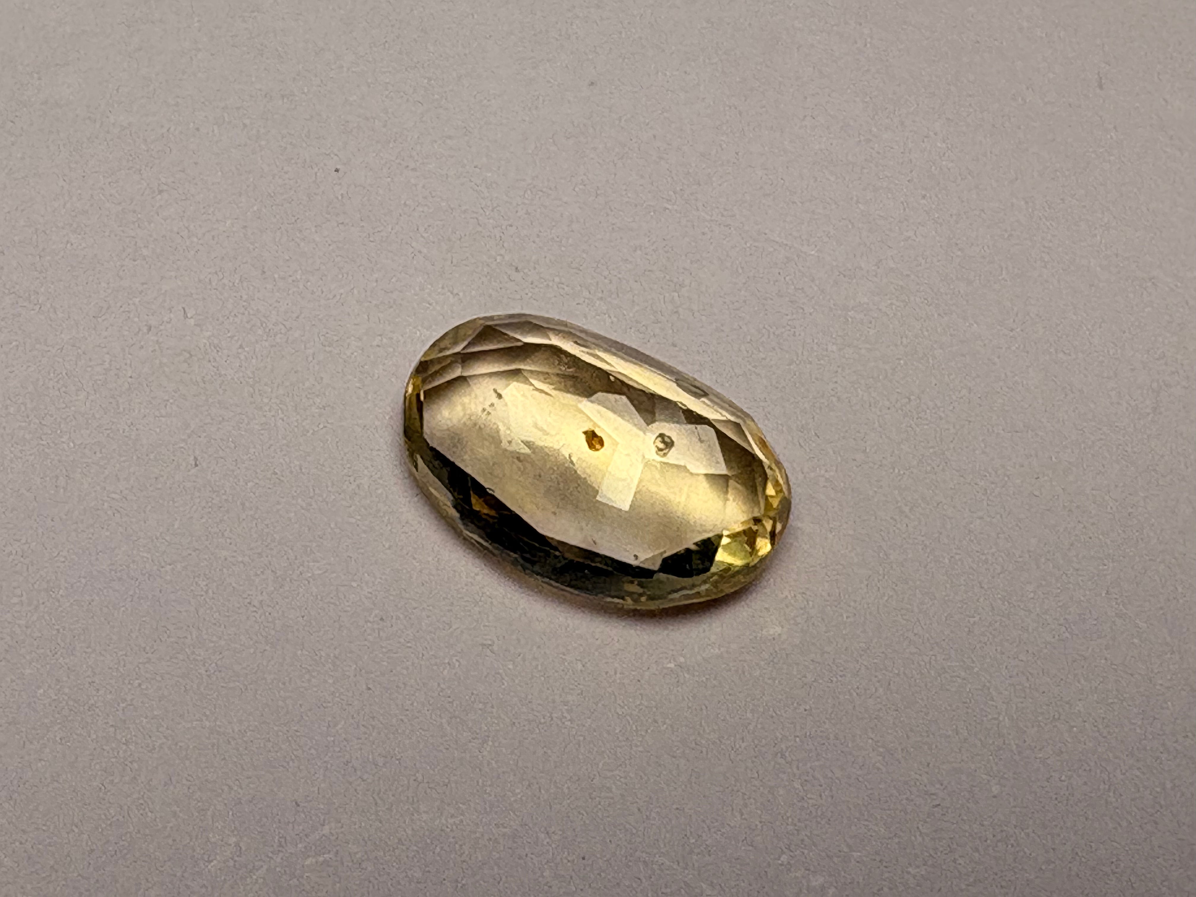 Yellow Sapphire 3.10 carat YSR-213 reverse view