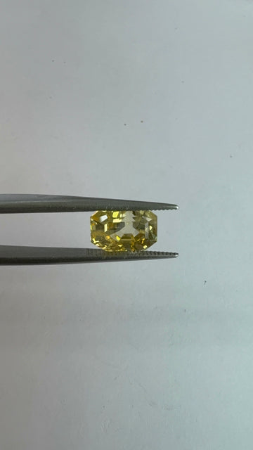 Yellow Sapphire 5.11 carat YSR-219 front view