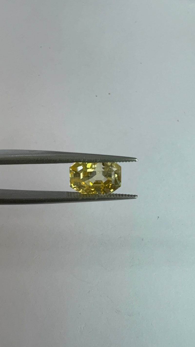 Yellow Sapphire – 5.11 Carat – Sri Lanka