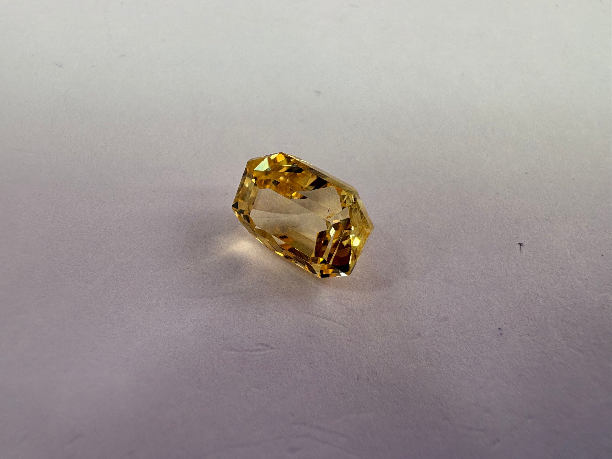 Yellow Sapphire 5.11 carat YSR-219 close view