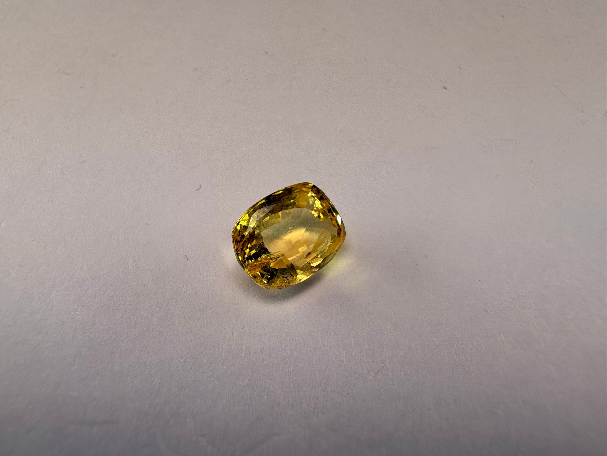 Yellow Sapphire 4.06 carat YSR-222 close view