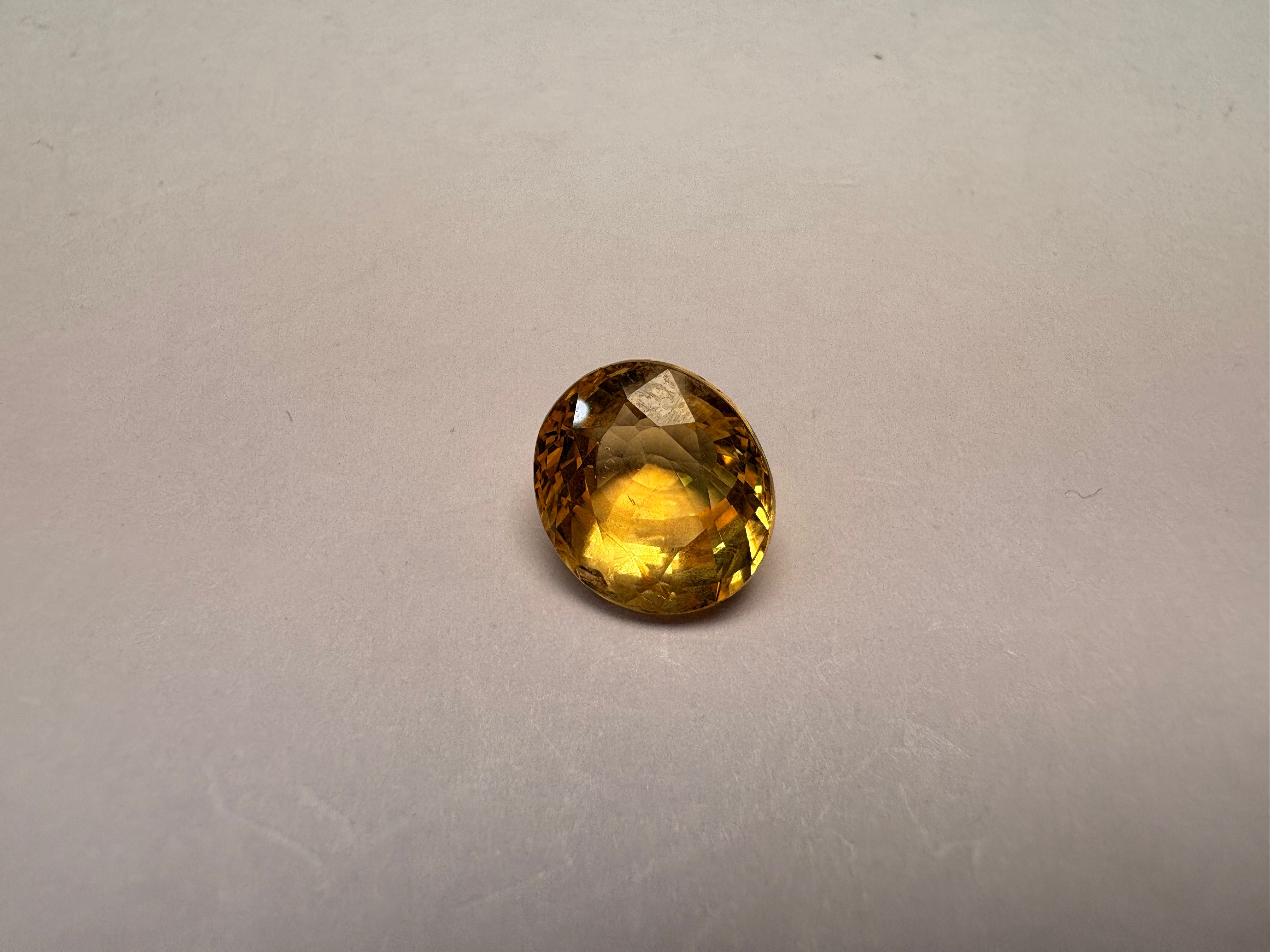 Yellow Sapphire 4.07 carat YSR-225 alternate face-up view