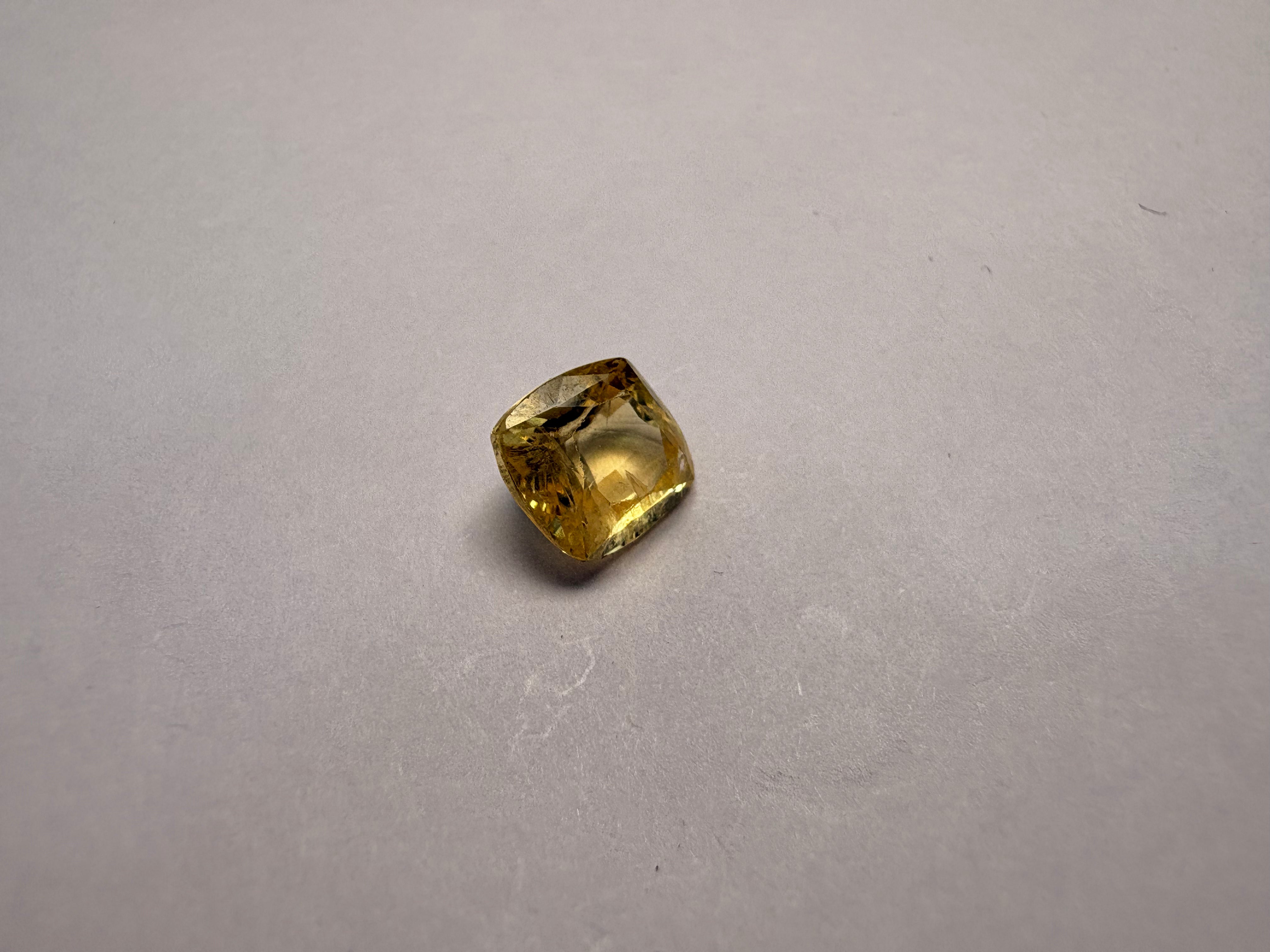 Yellow Sapphire 3.01 carat YSR-227 angled view
