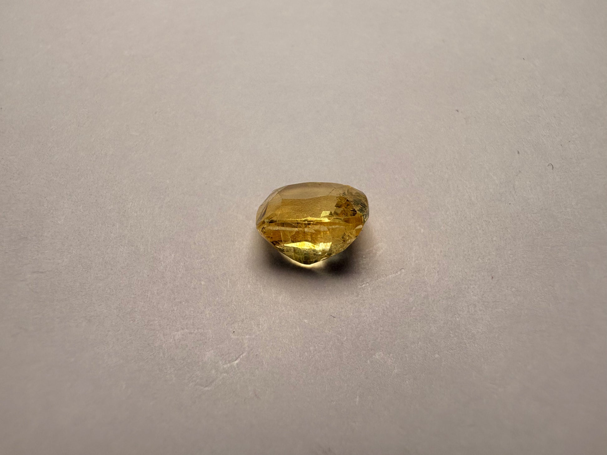 Yellow Sapphire 3.01 carat YSR-227 reverse view