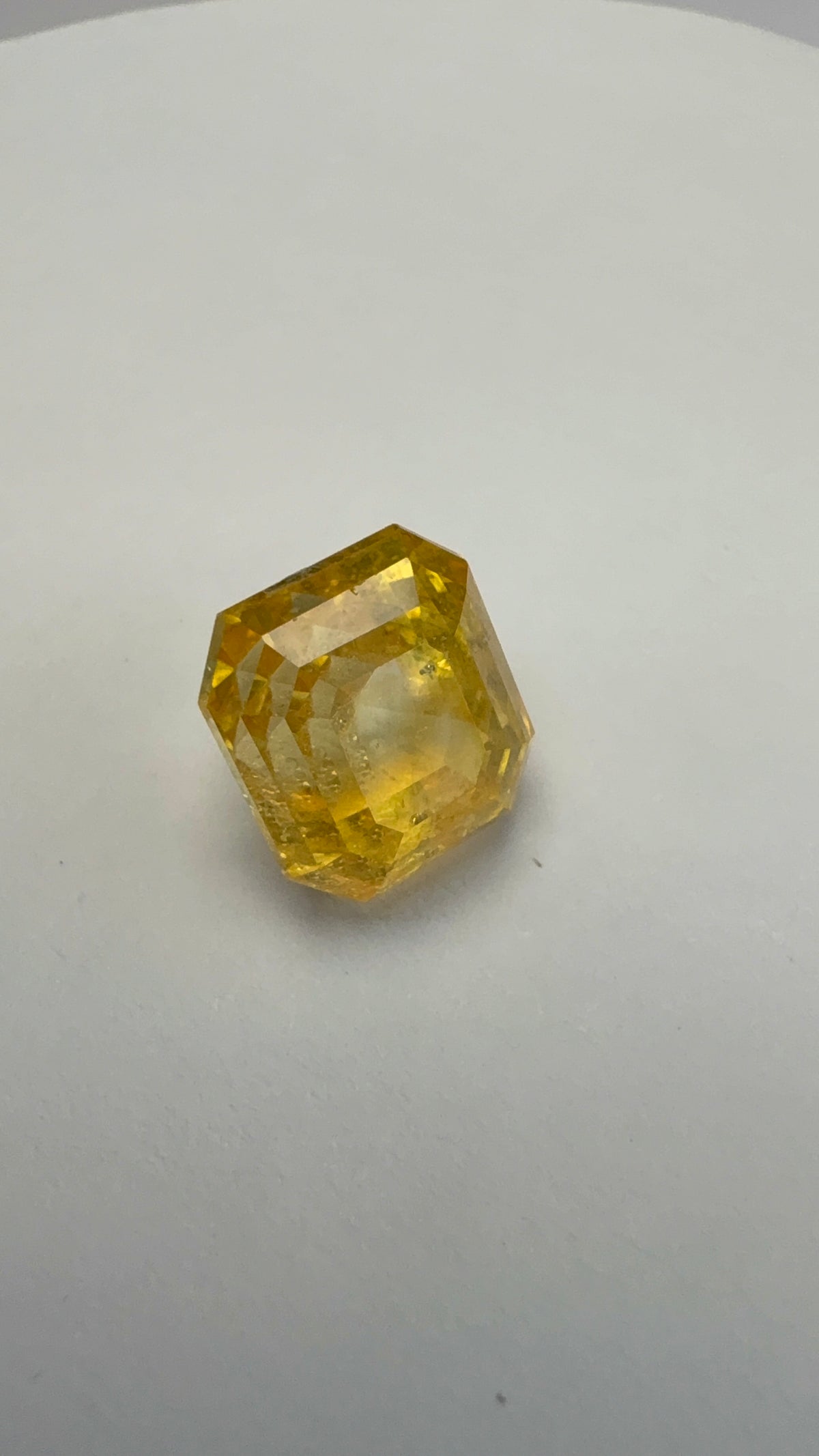 Yellow Sapphire 7.05 carat YSR-228 alternate face-up view