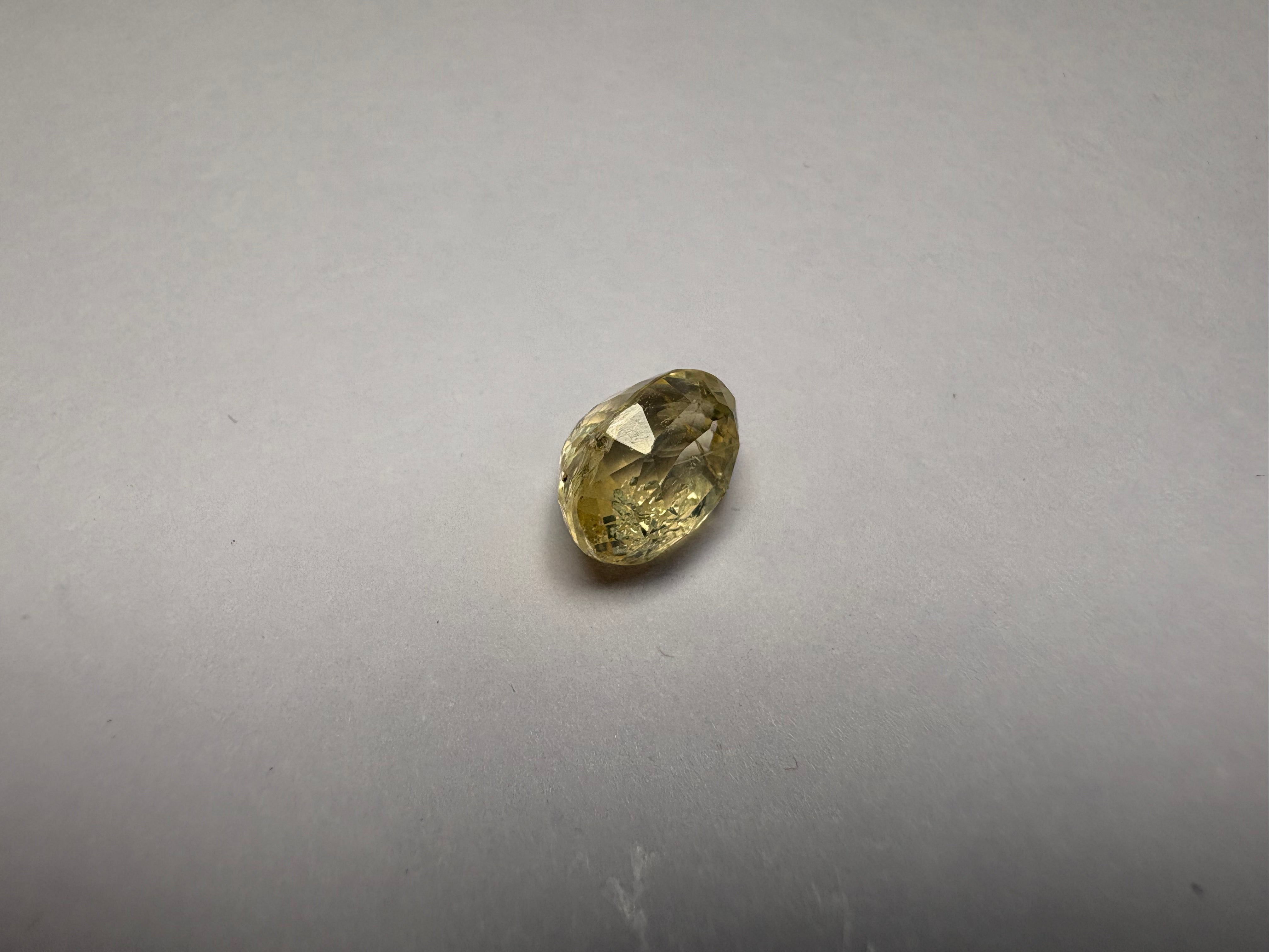 Yellow Sapphire 3.34 carat YSR-236 angled view