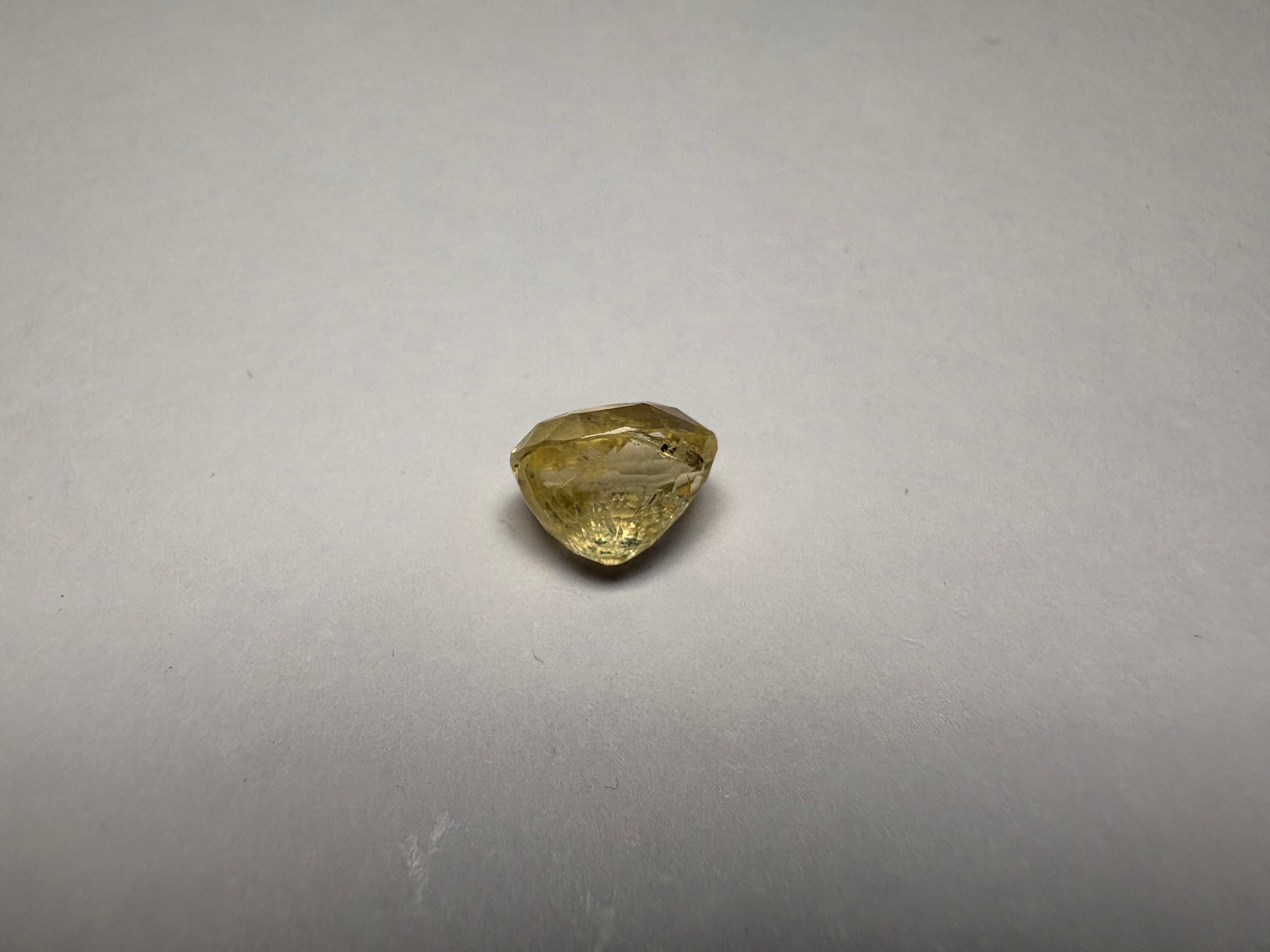 Yellow Sapphire 3.34 carat YSR-236 reverse view