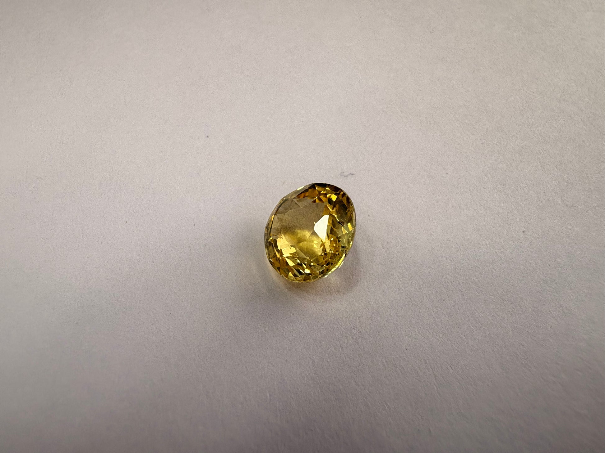 Yellow Sapphire 3.10 carat YSR-238 close view