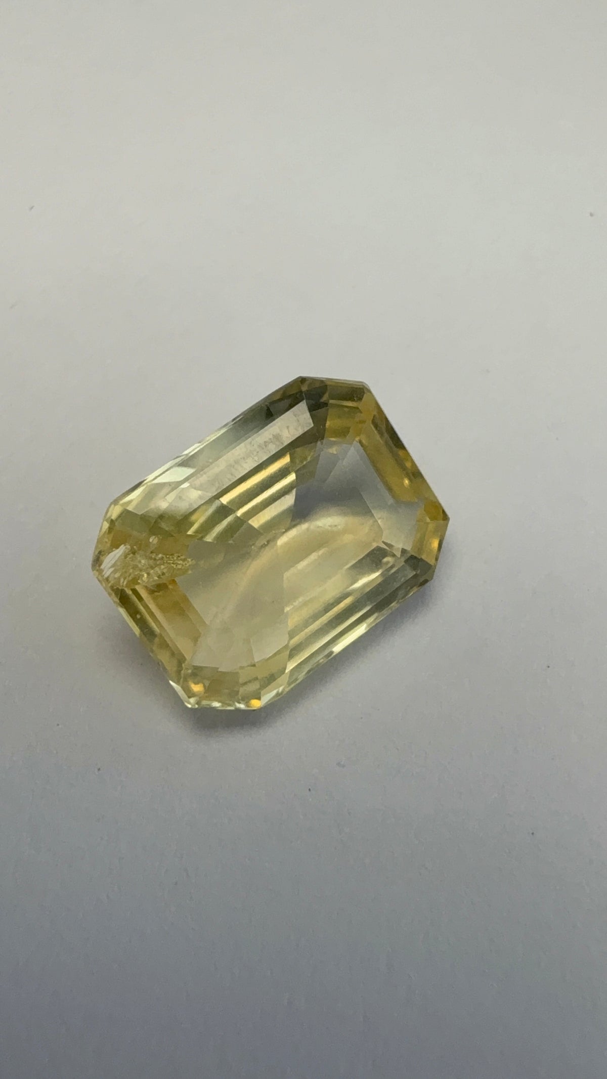 Yellow Sapphire 5.63 carat YSR-244 alternate face-up view