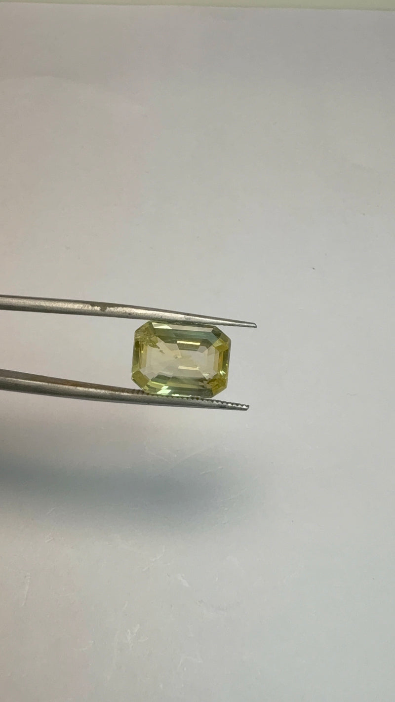 Yellow Sapphire – 5.14 Carat – Sri Lanka