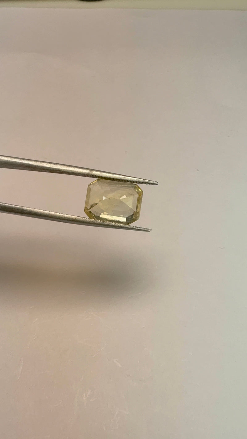 Yellow Sapphire – 5.14 Carat – Sri Lanka
