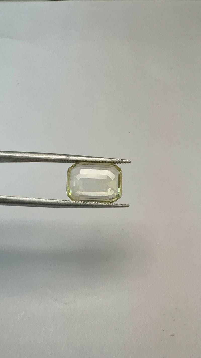 Yellow Sapphire – 4.00 Carat – Sri Lanka