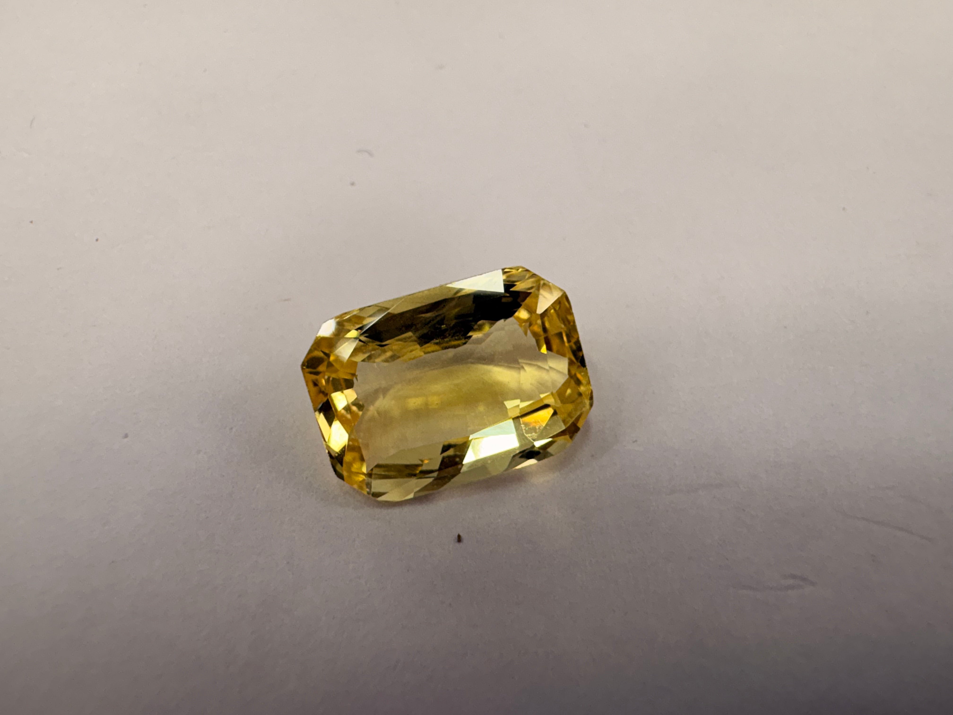 Yellow Sapphire 5.03 carat YSR-247 alternate face-up view