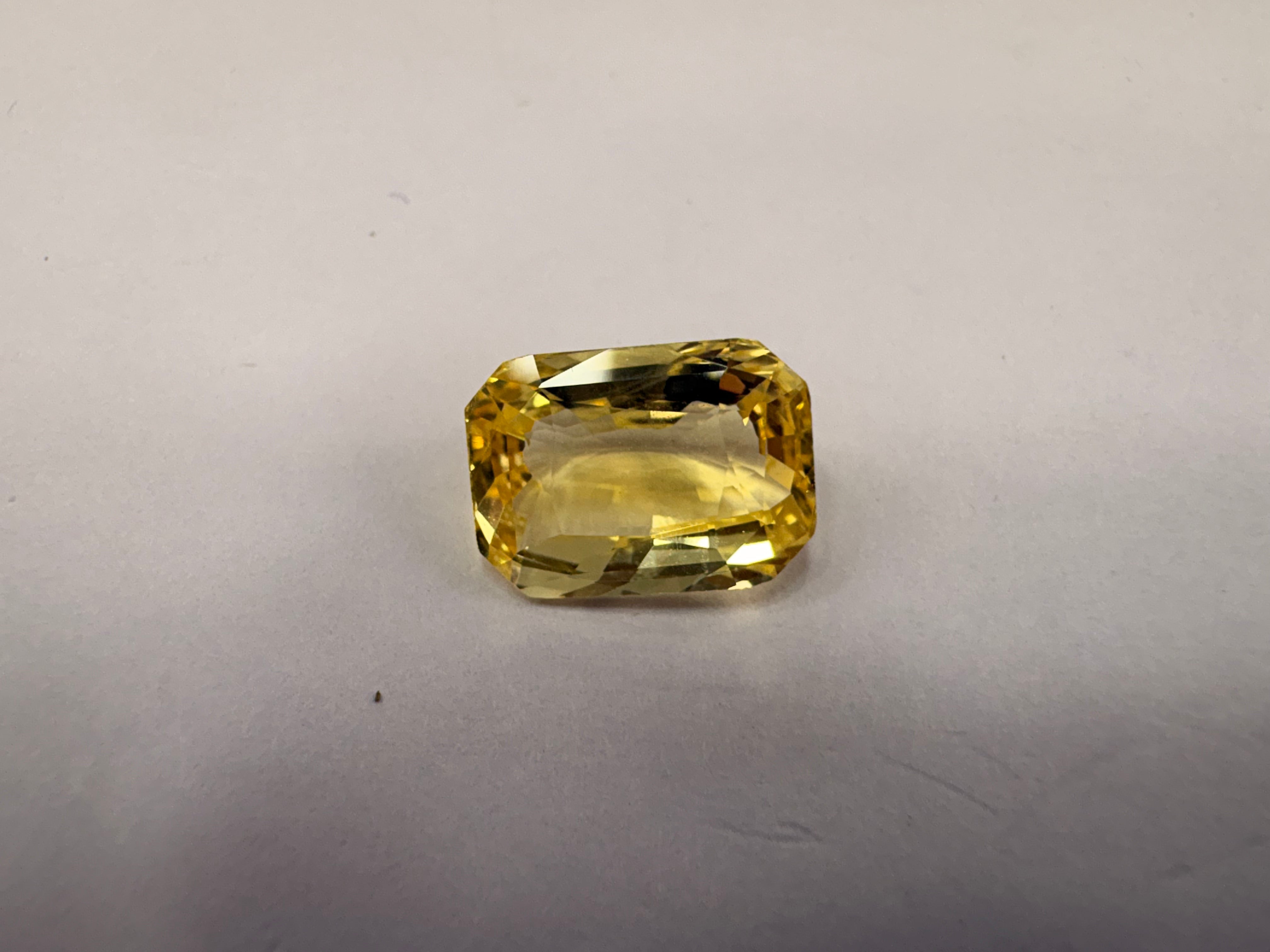 Yellow Sapphire 5.03 carat YSR-247 reverse view