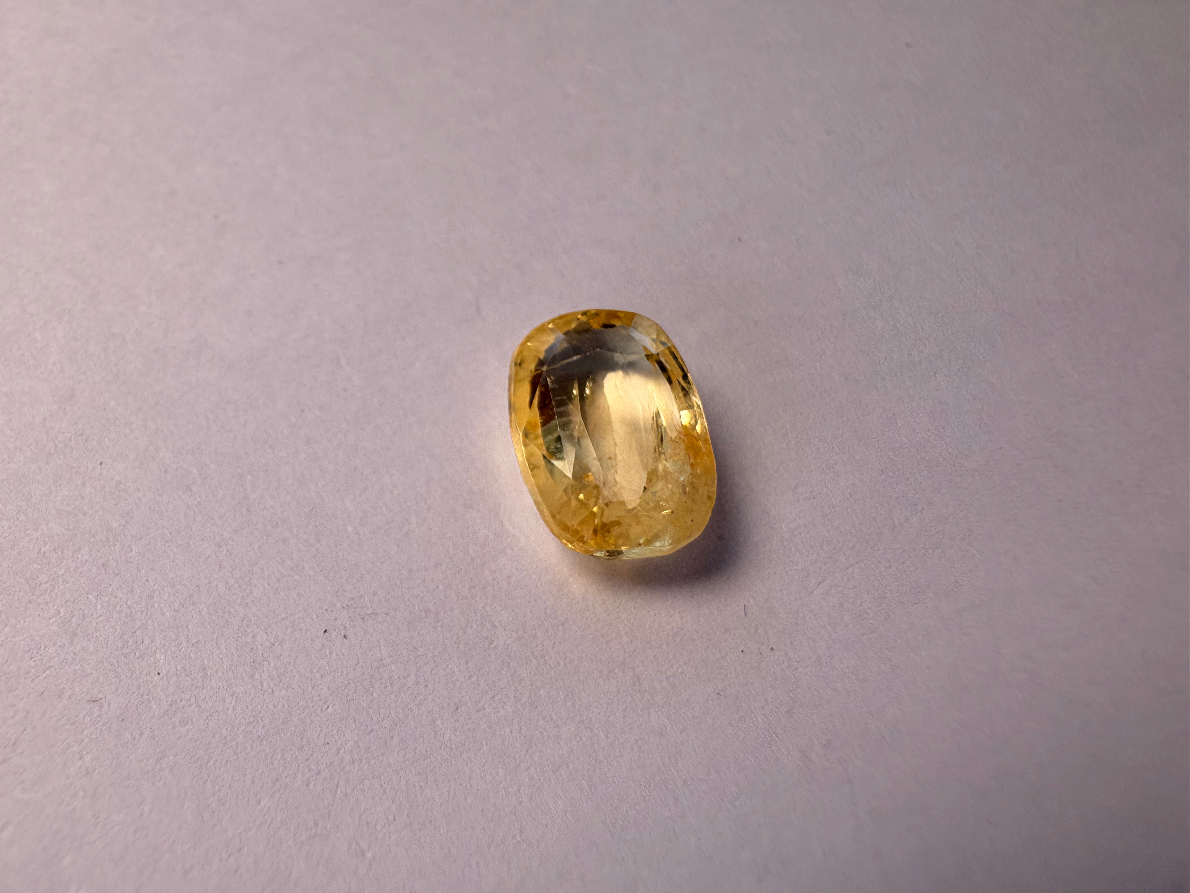 Yellow Sapphire 5.06 carat YSR-249 close view