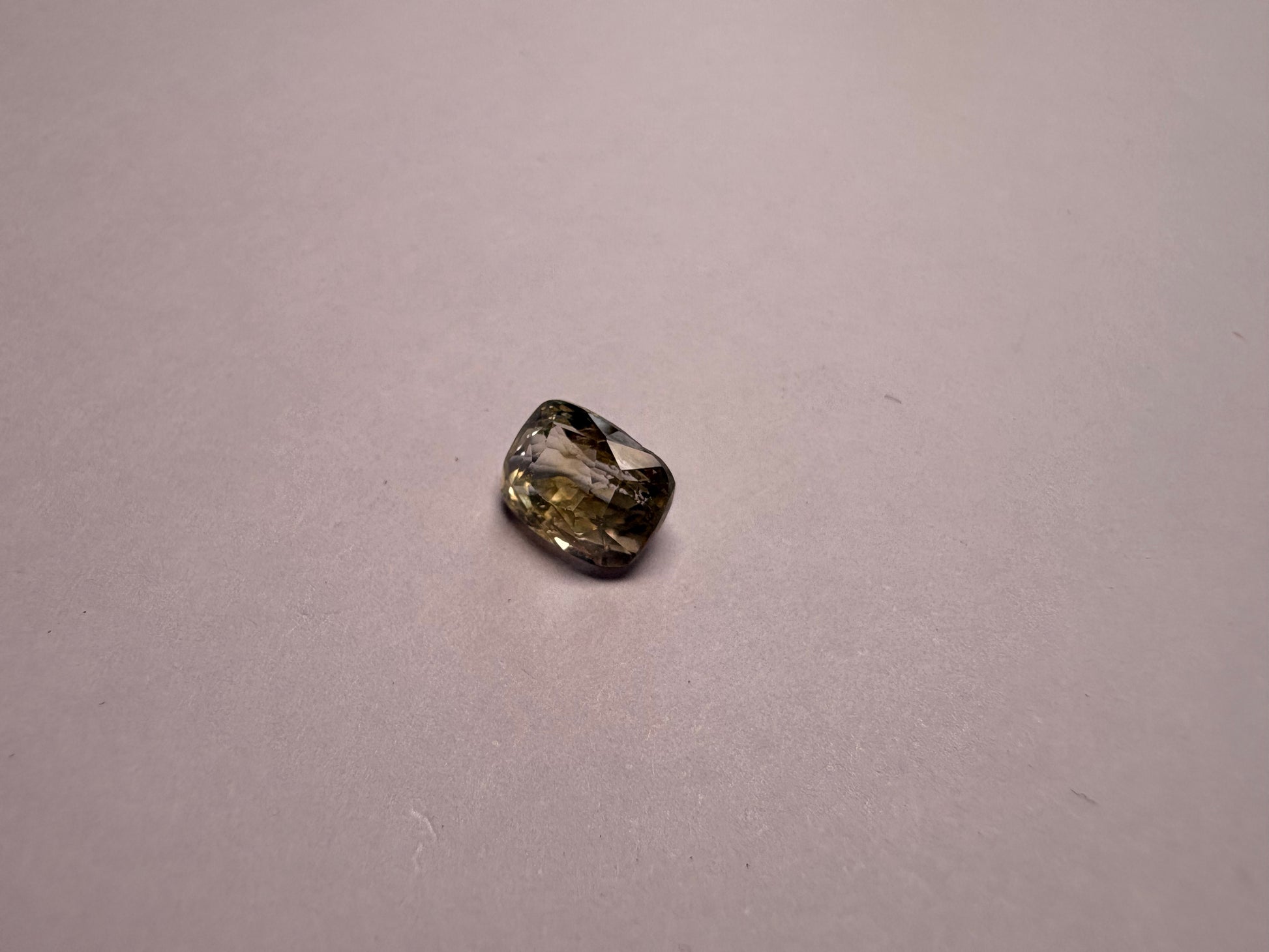 Yellow Sapphire 3.11 carat YSR-253 alternate face-up view