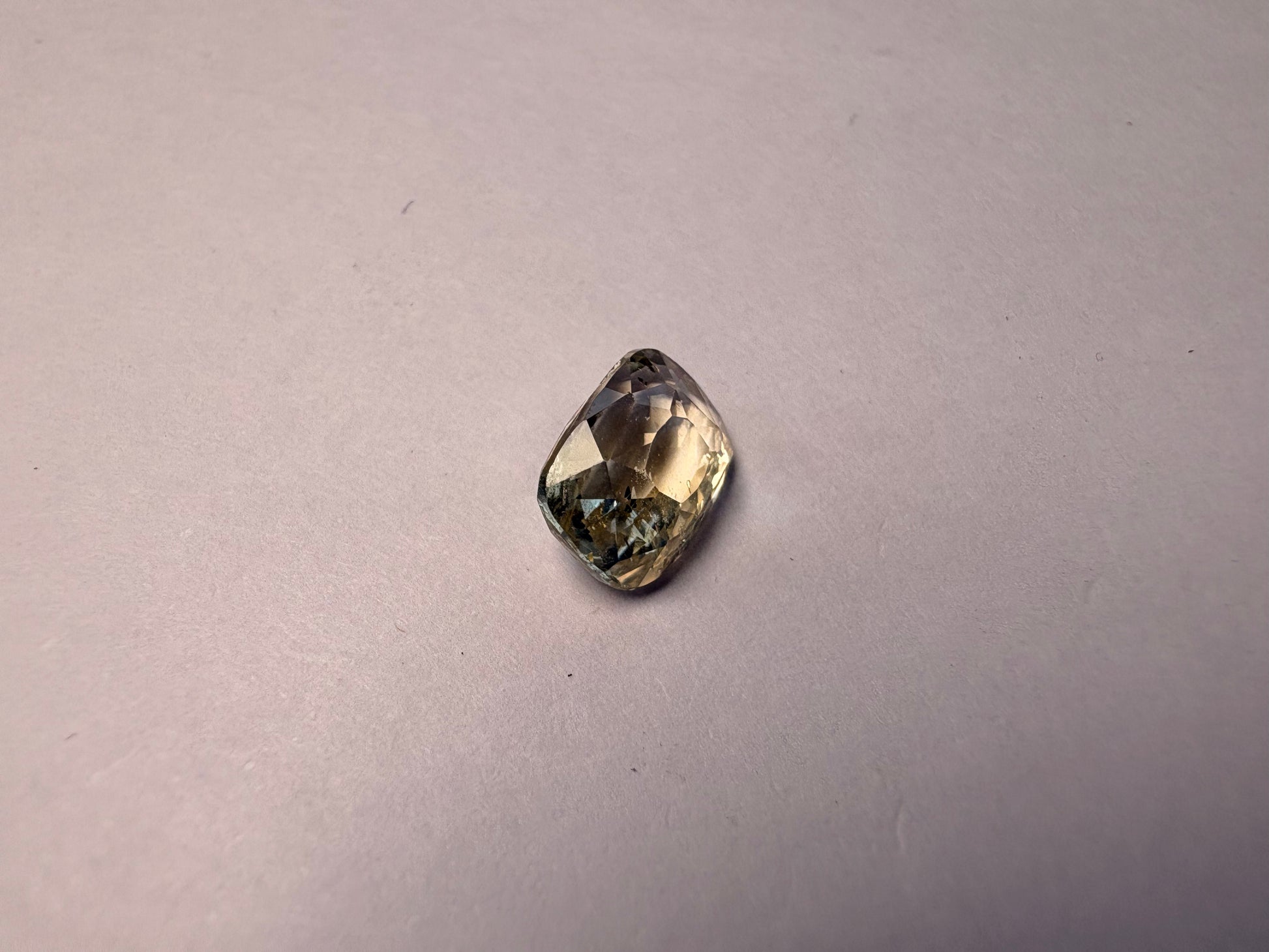 Yellow Sapphire 3.11 carat YSR-253 close view
