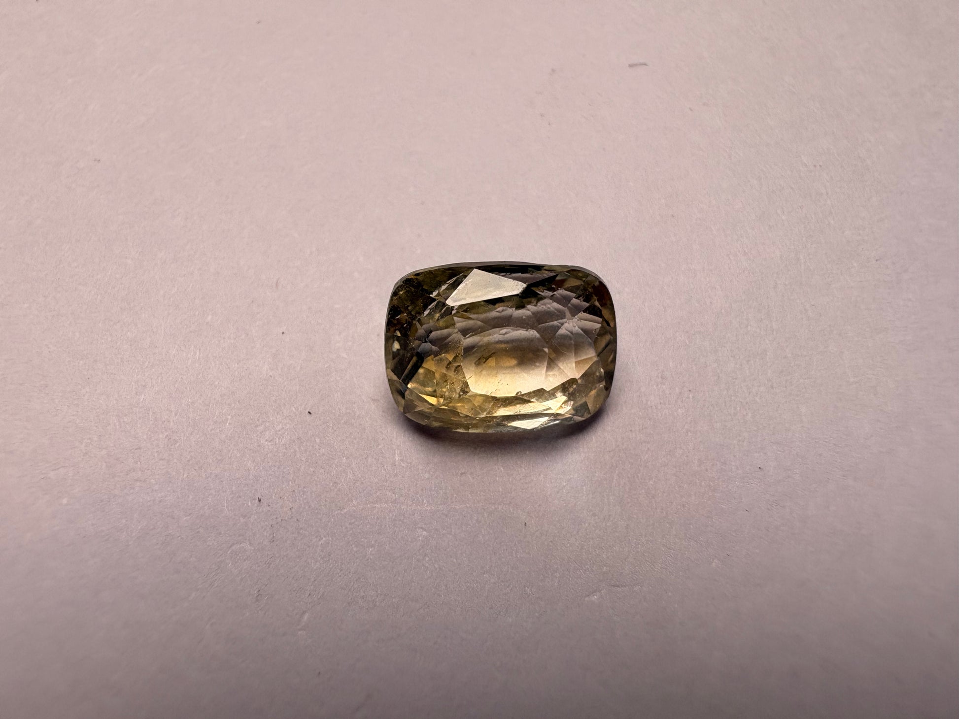 Yellow Sapphire 3.11 carat YSR-253 angled view