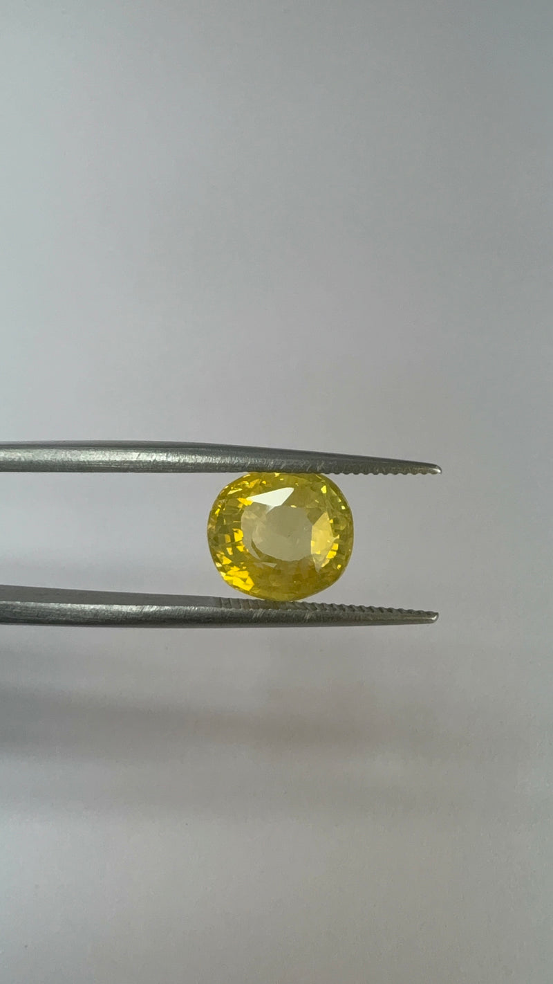 Yellow Sapphire – 5.27 Carat – Sri Lanka