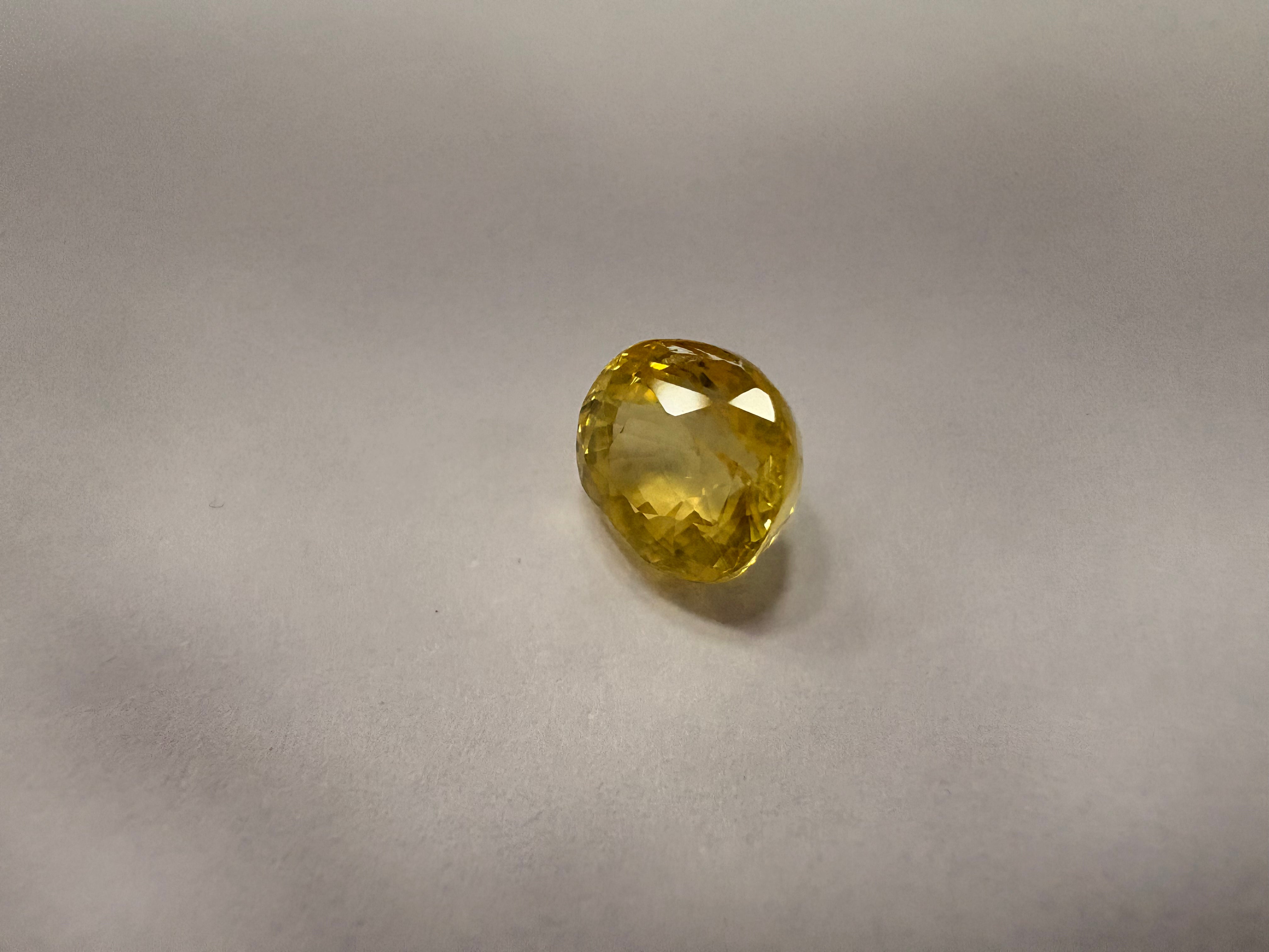 Yellow Sapphire 5.27 carat YSR-261 close view