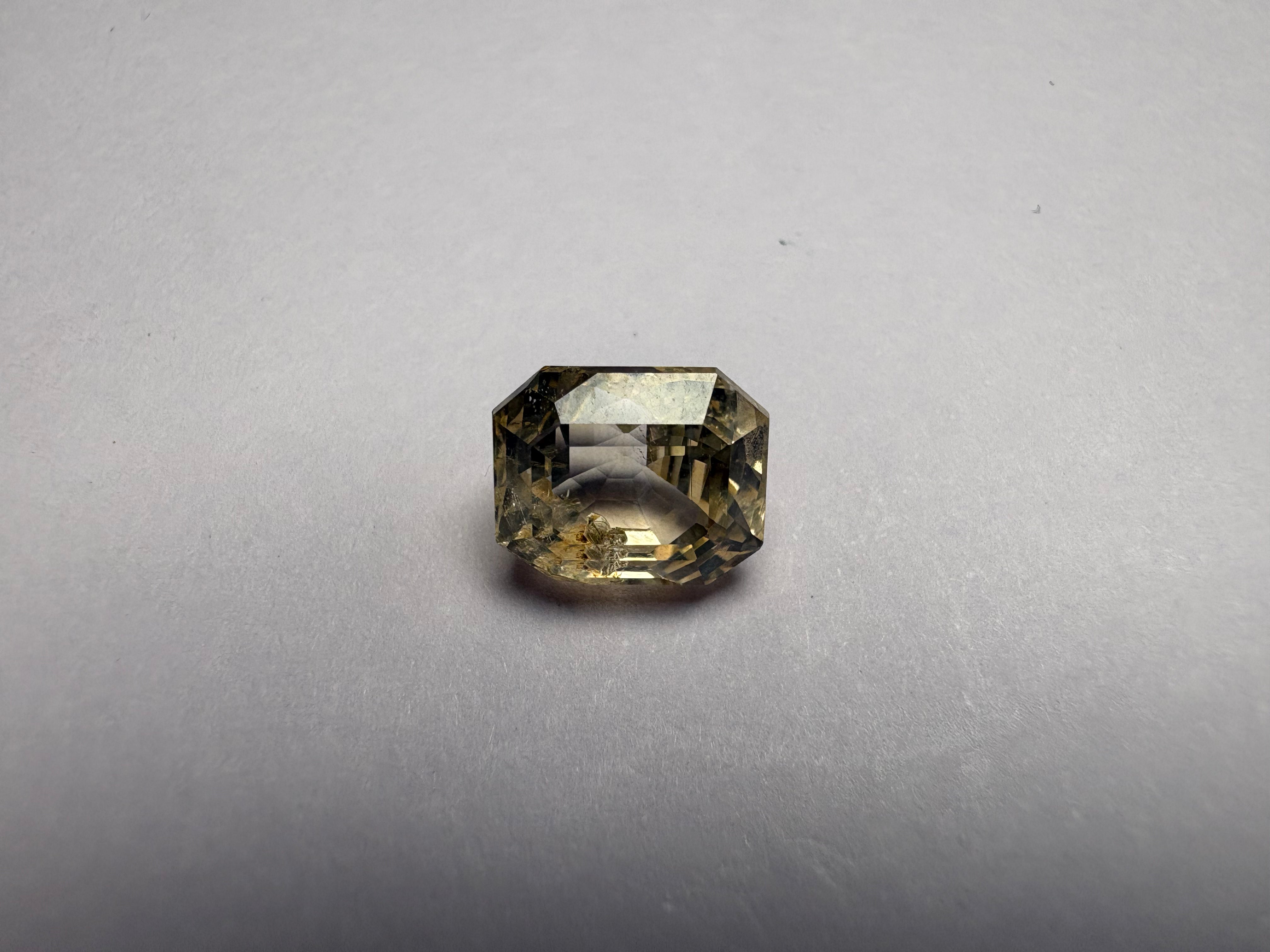 Yellow Sapphire 3.55 carat YSR-263 alternate face-up view