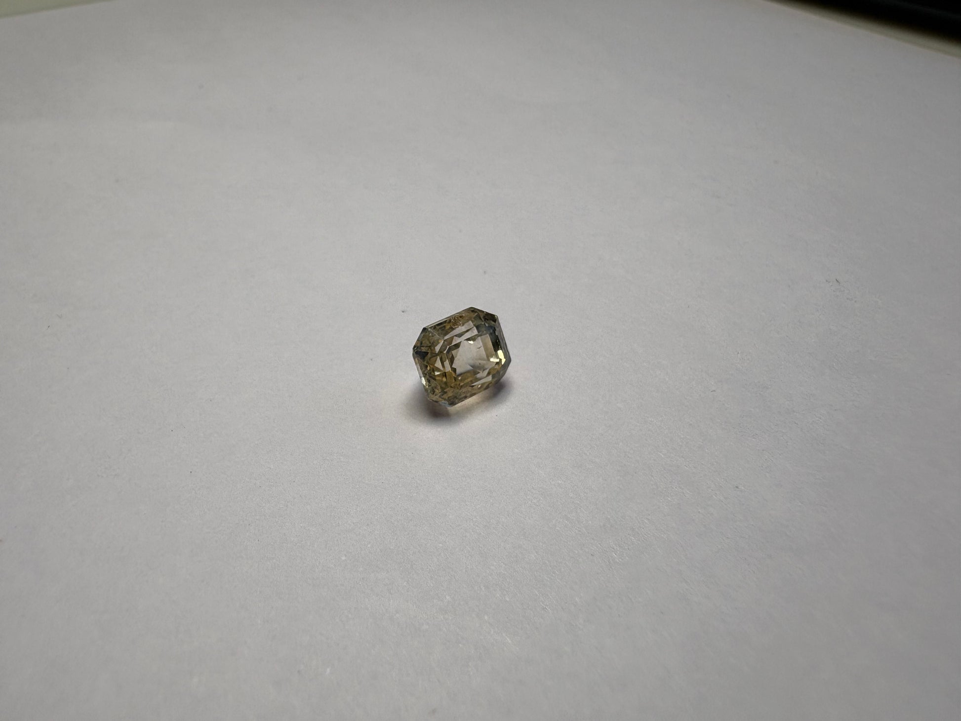 Yellow Sapphire 3.55 carat YSR-263 reverse view