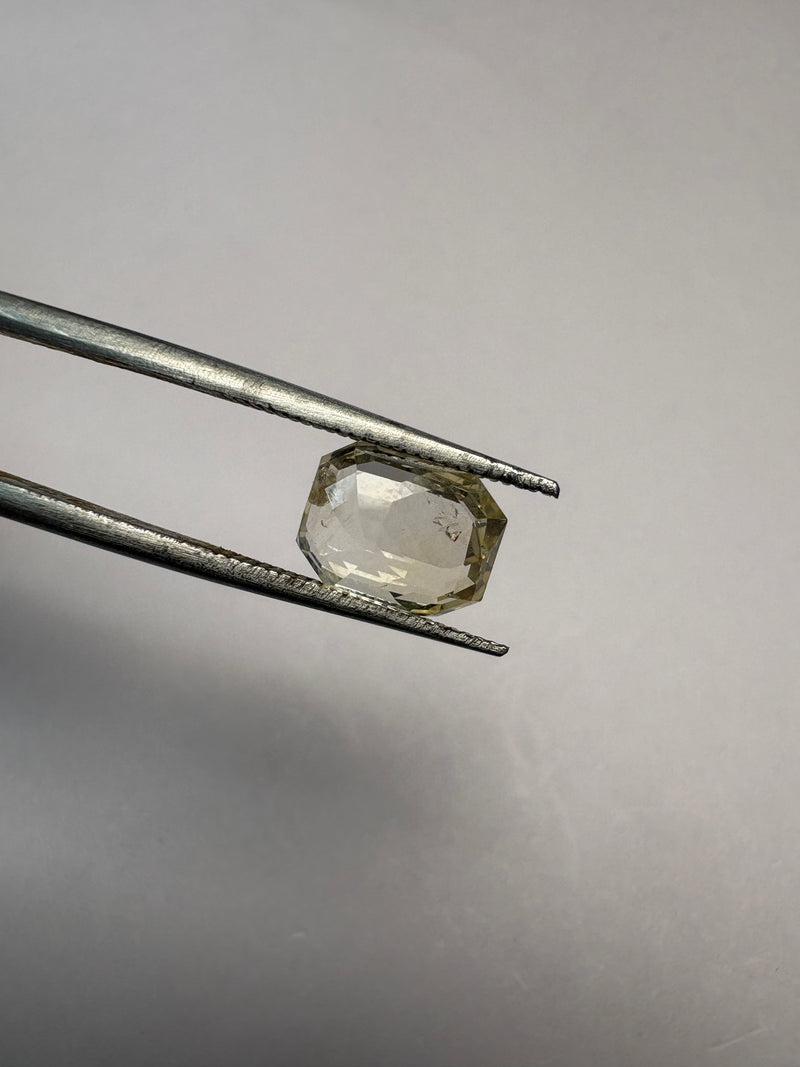 Yellow Sapphire – 3.07 Carat – Sri Lanka
