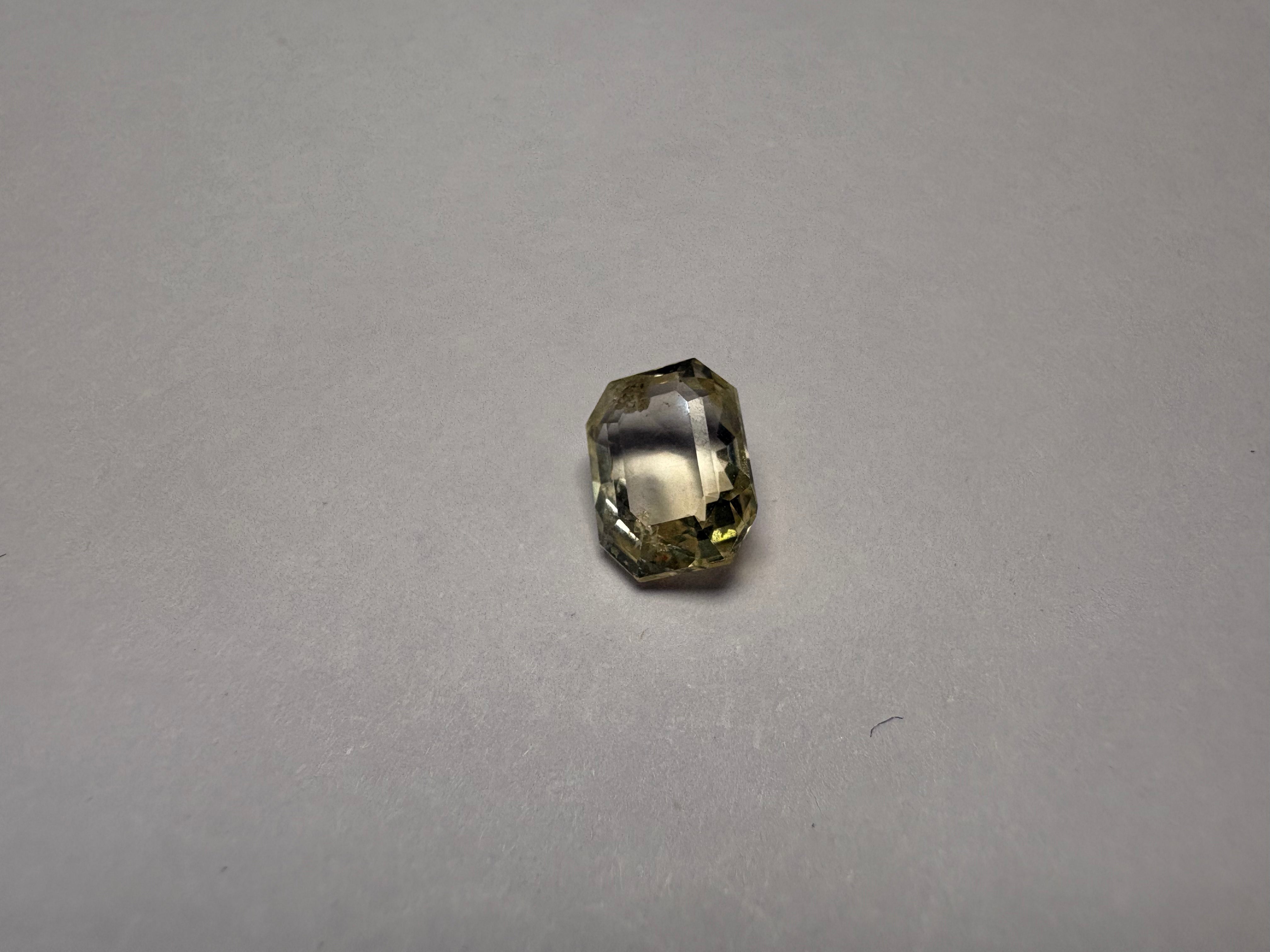 Yellow Sapphire 3.07 carat YSR-264 angled view