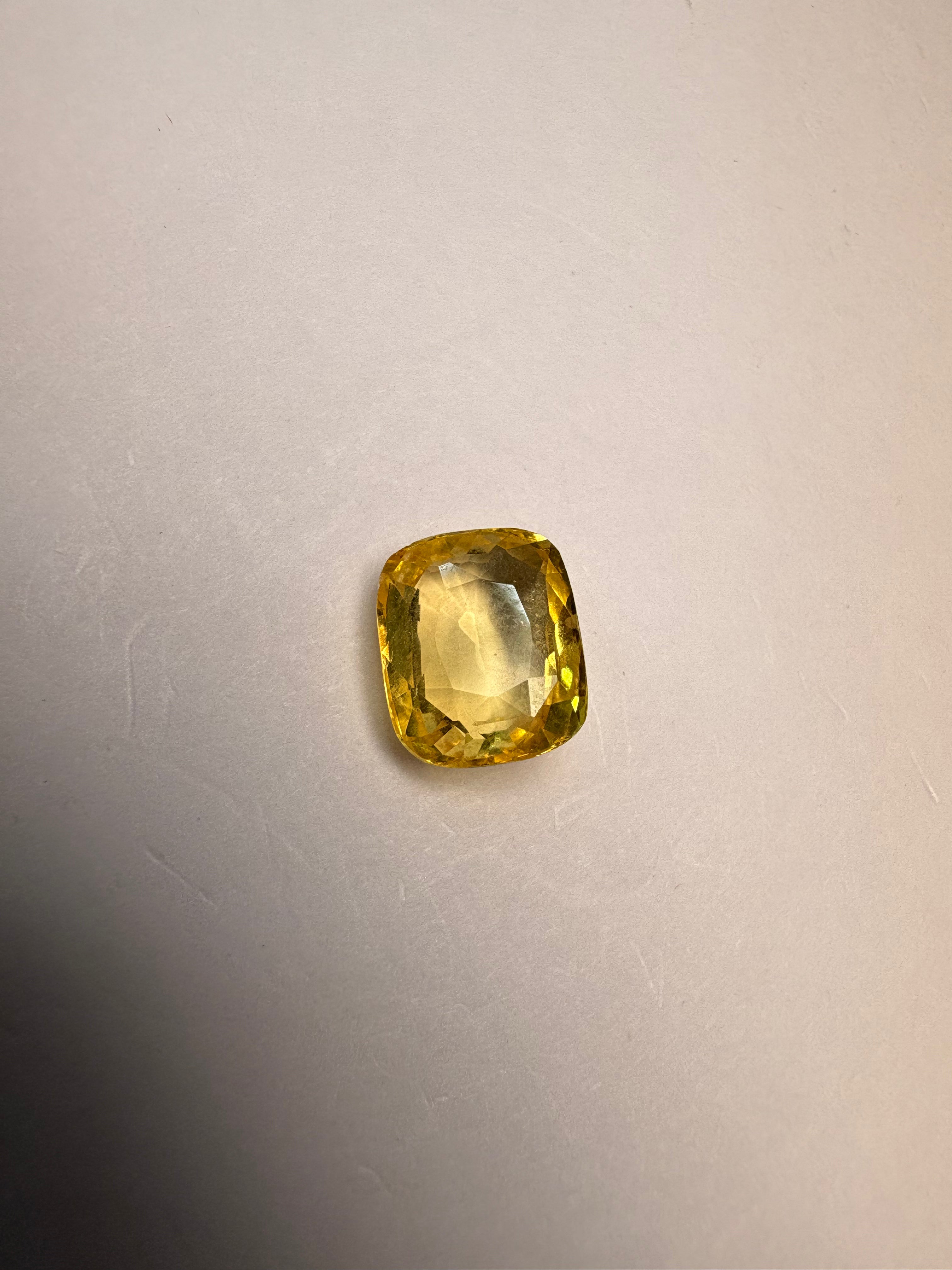 Yellow Sapphire 5.00 carat YSR-267 reverse view