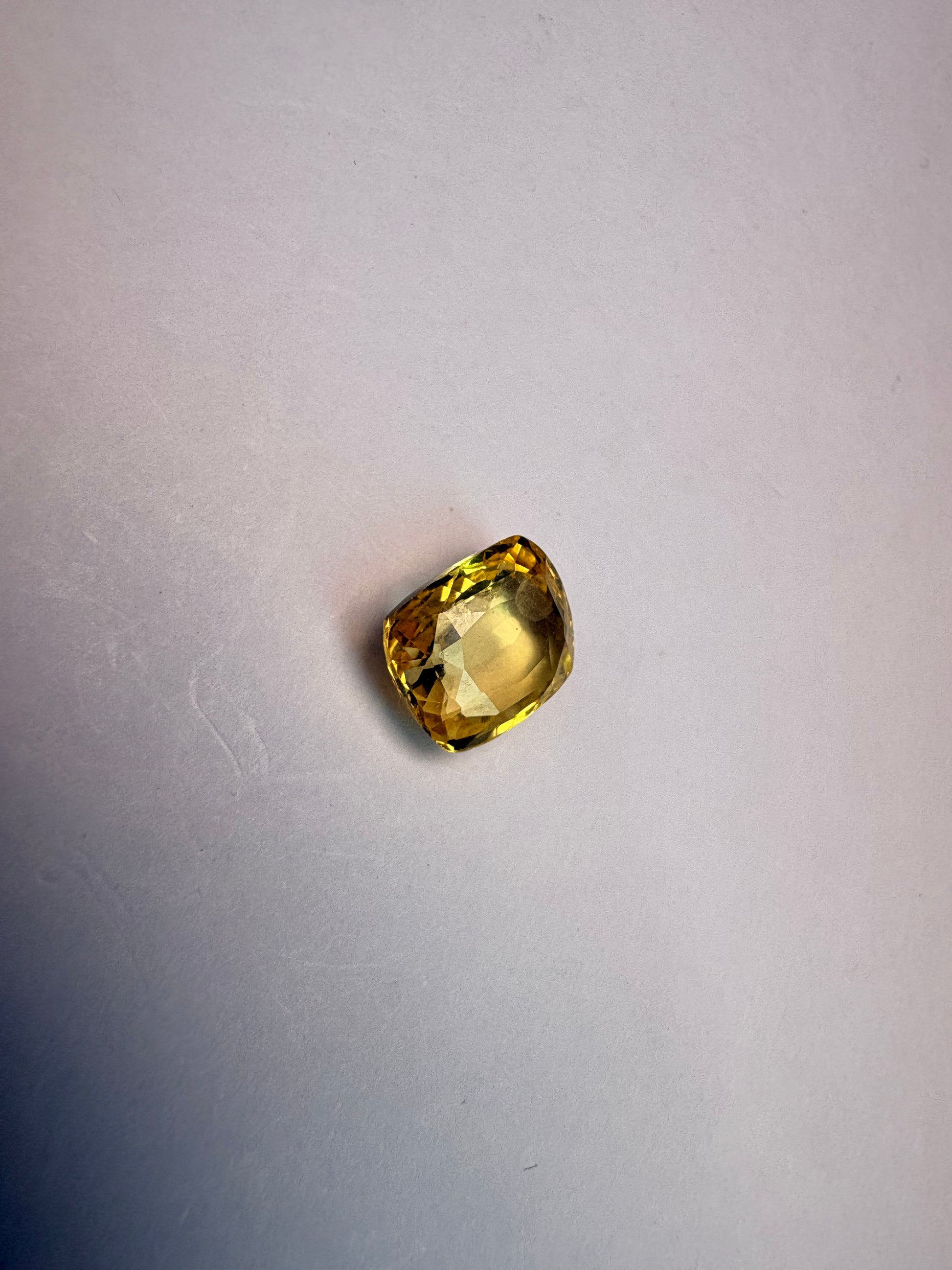 Yellow Sapphire 5.00 carat YSR-267 side view