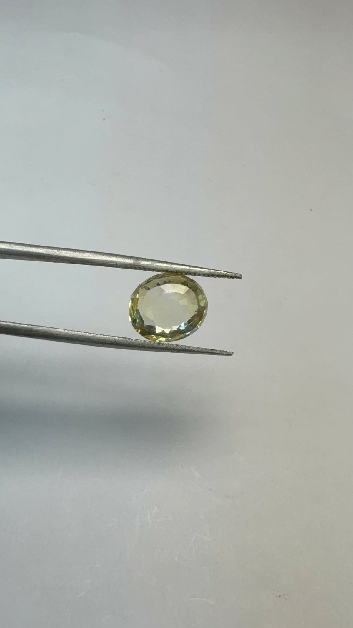 Yellow Sapphire 5.13 carat YSR-268 face-up view