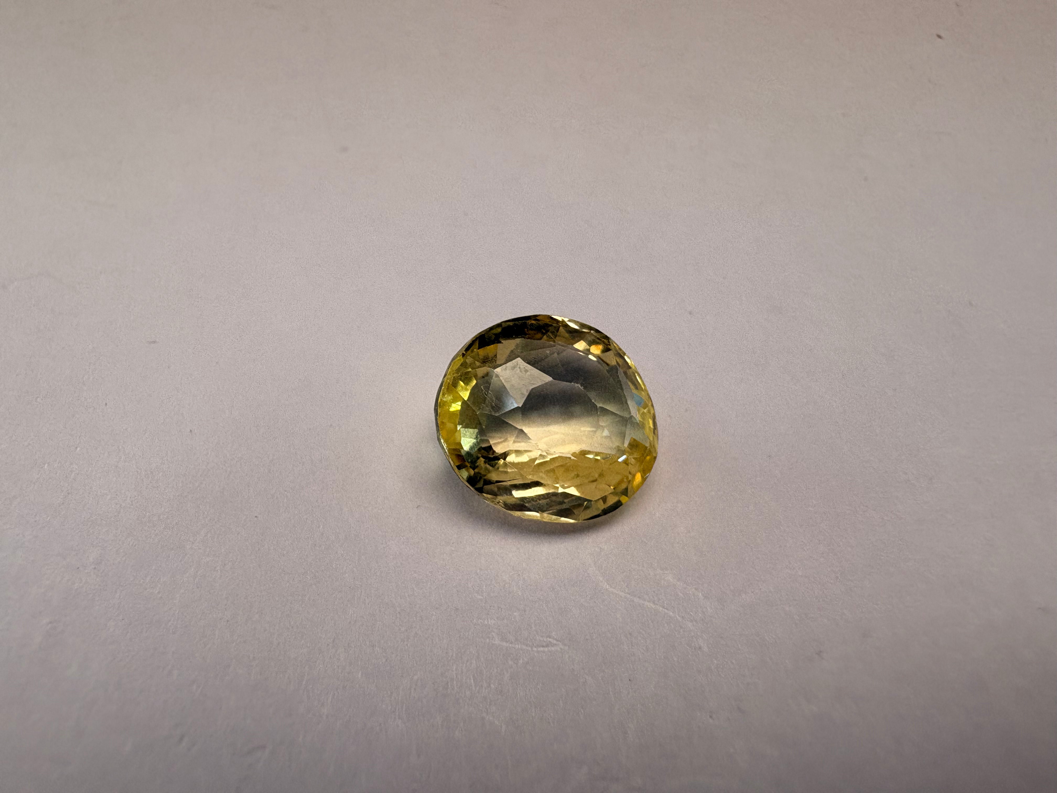 Yellow Sapphire 5.13 carat YSR-268 alternate face-up view