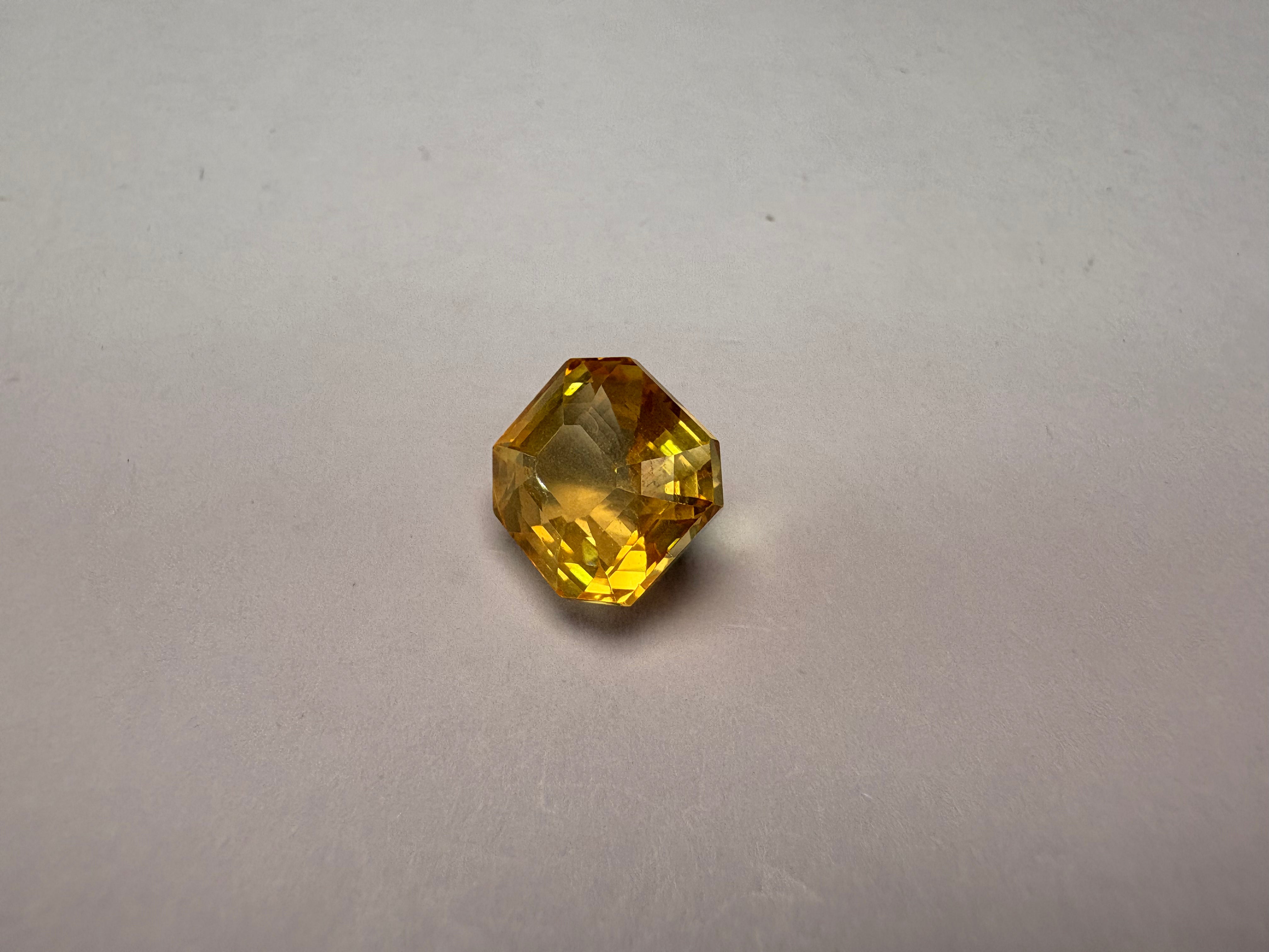 Yellow Sapphire 6.62 carat YSR-270 close view
