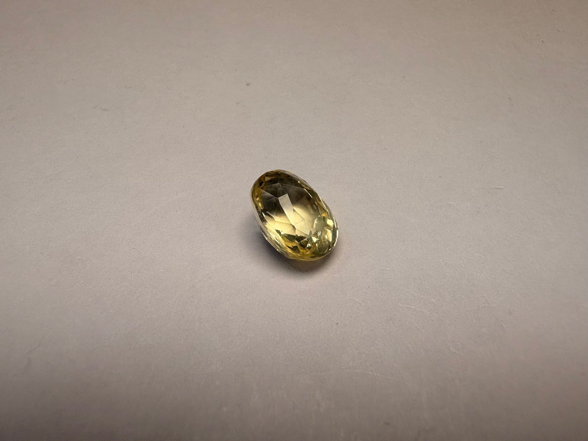 Yellow Sapphire 4.04 carat YSR-272 angled view
