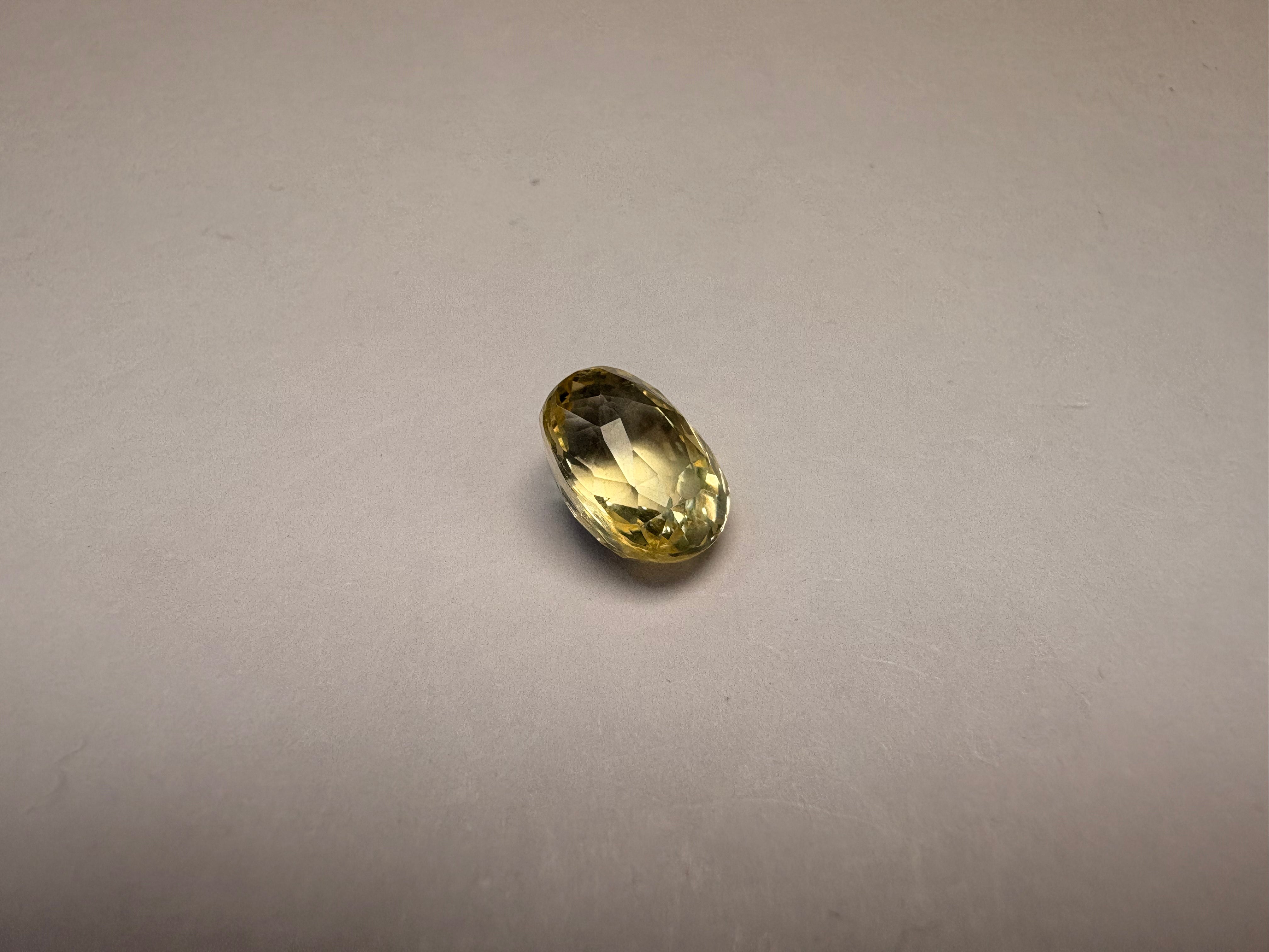 Yellow Sapphire 4.04 carat YSR-272 angled view