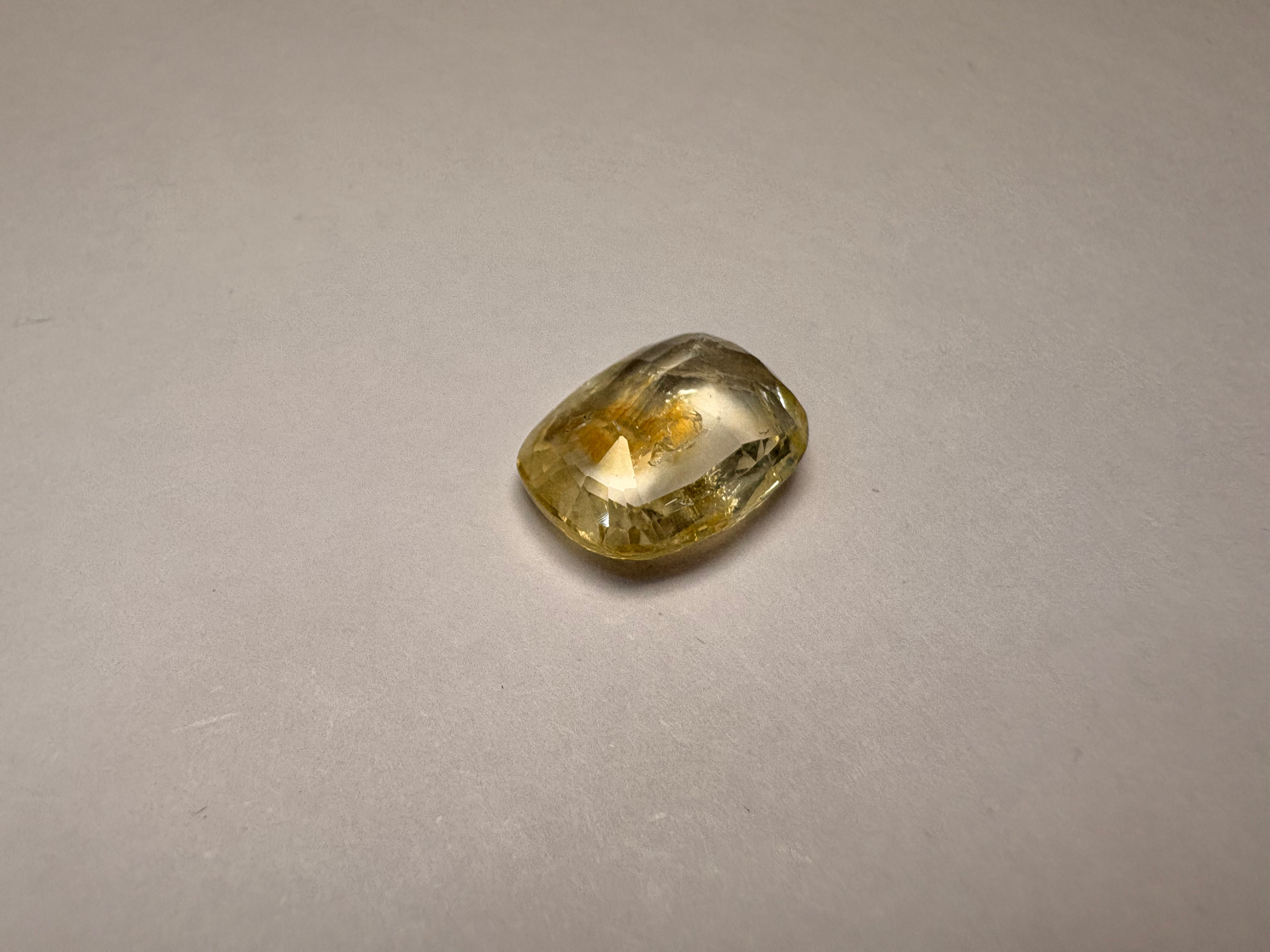 Yellow Sapphire 7.88 carat YSR-275 close view
